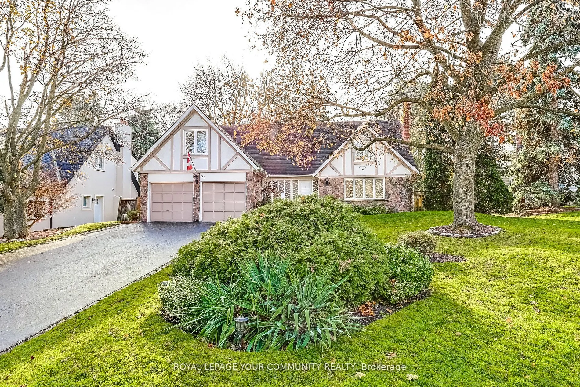25 Alcaine Court