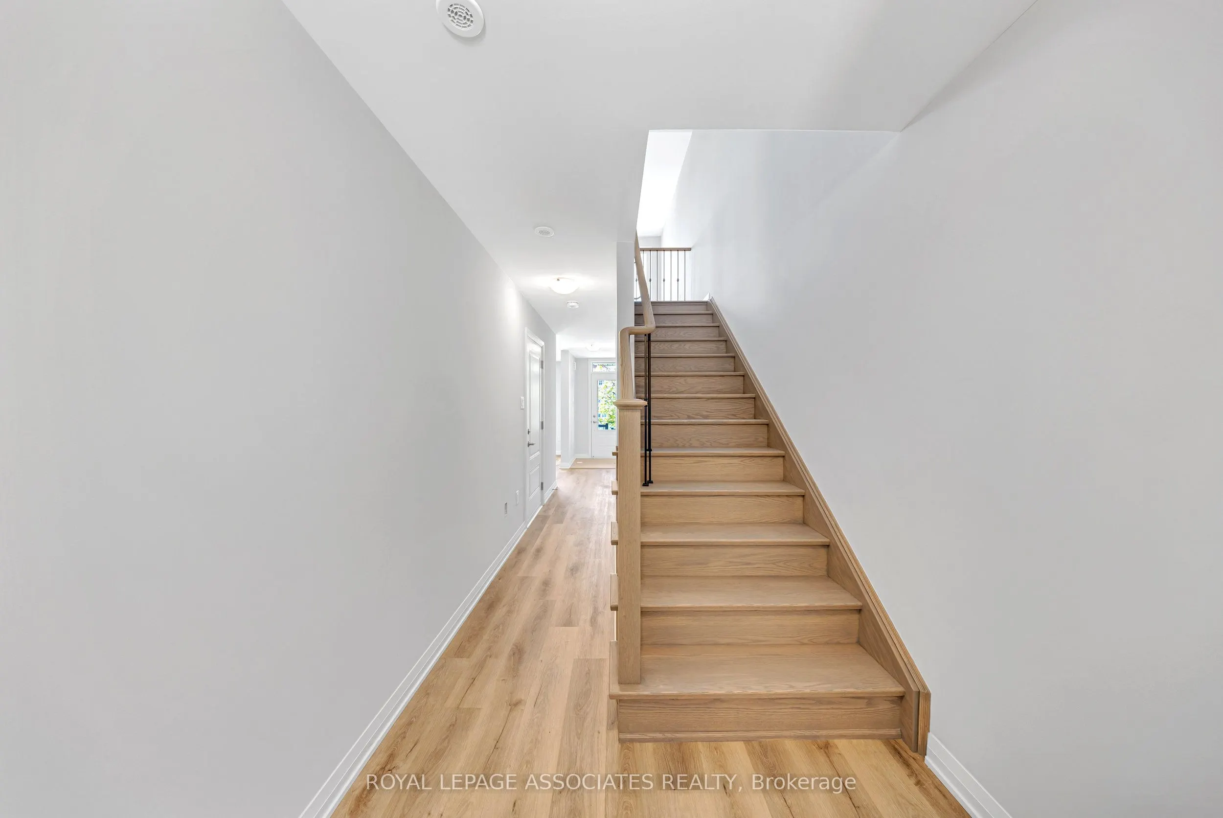 81 Rustle Wood Avenue