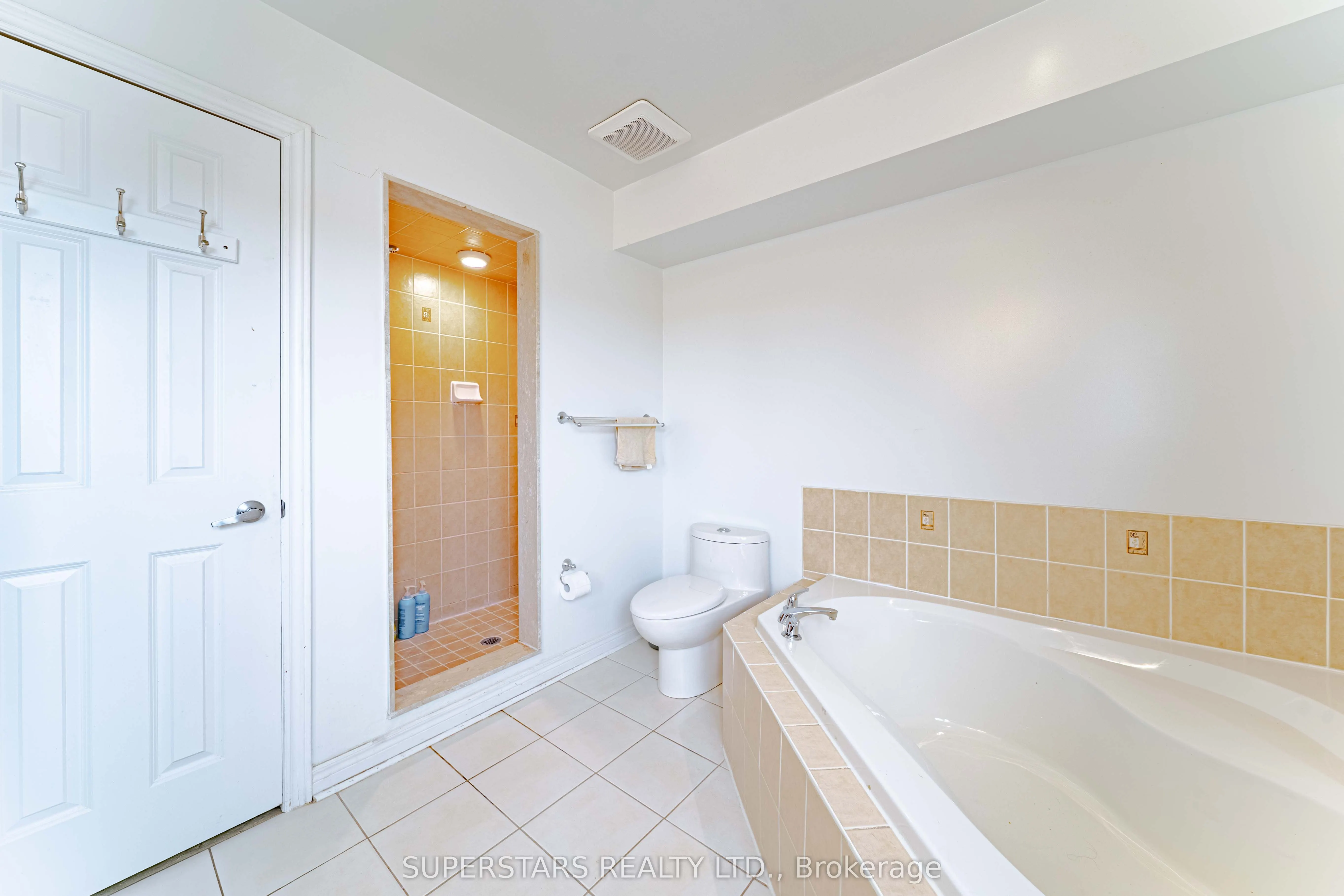 30 Greensborough Village Circle, #22
