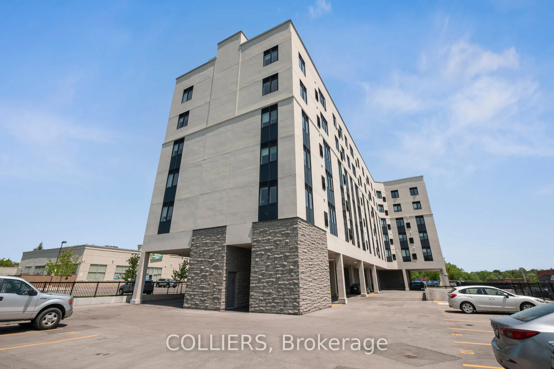 13042 Yonge Street