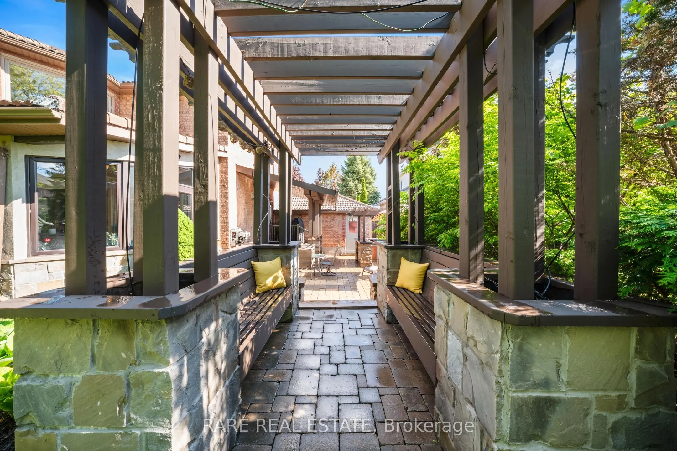 30 Delia Place W