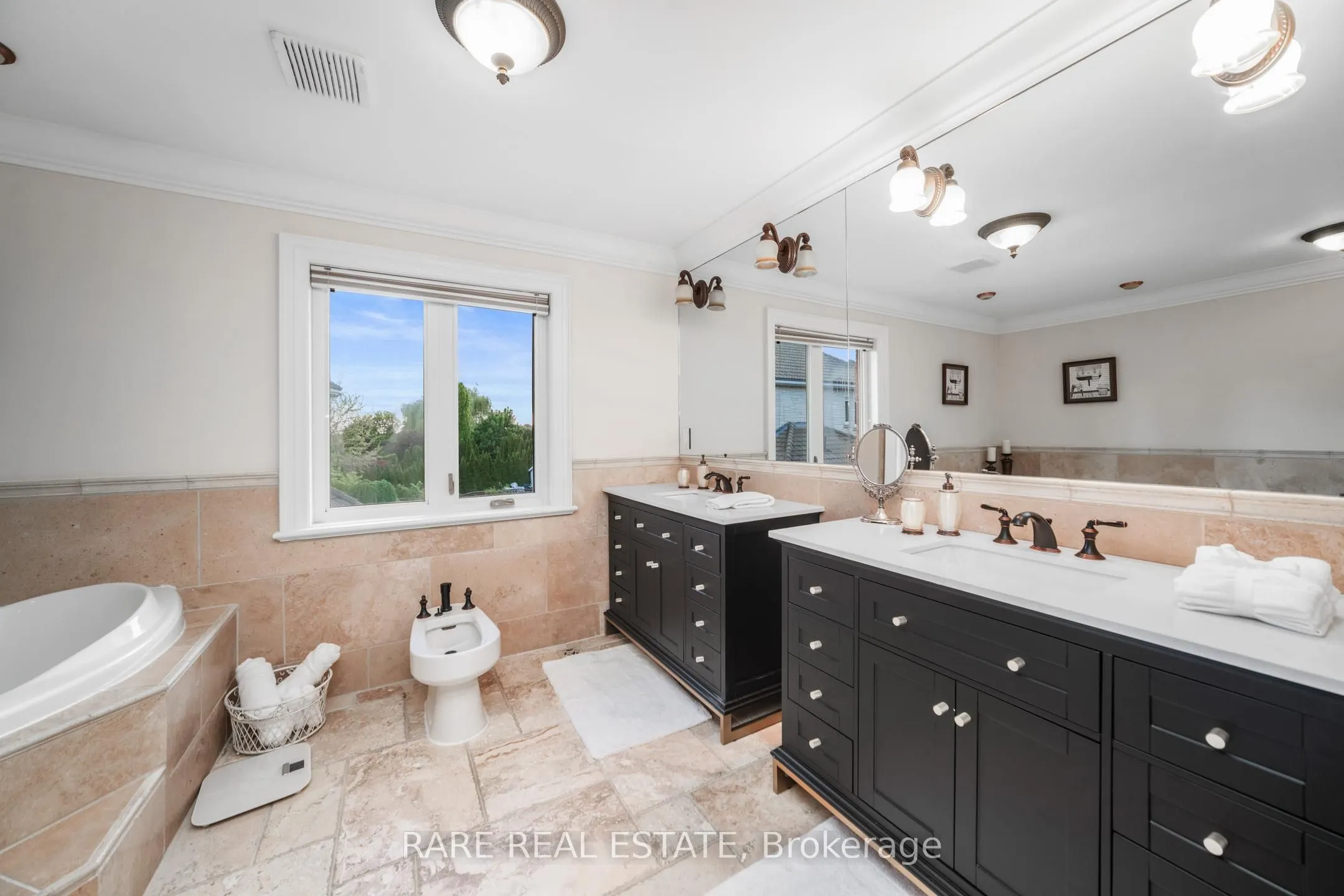30 Delia Place W