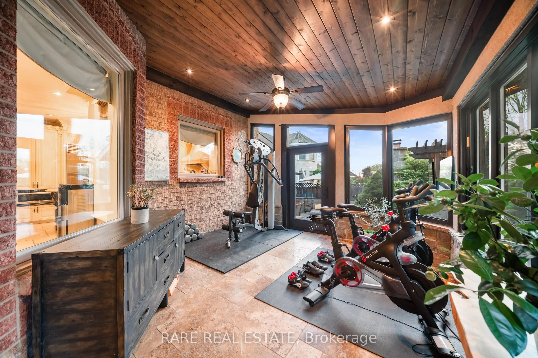 30 Delia Place W
