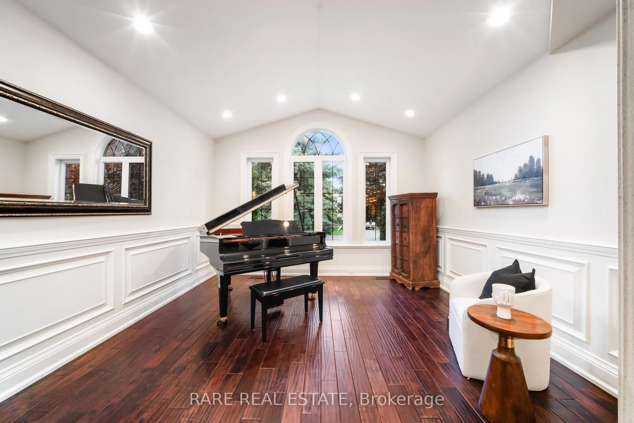 30 Delia Place W