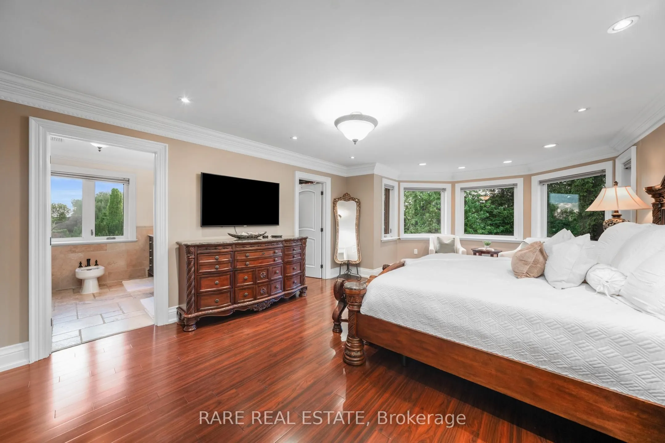 30 Delia Place W