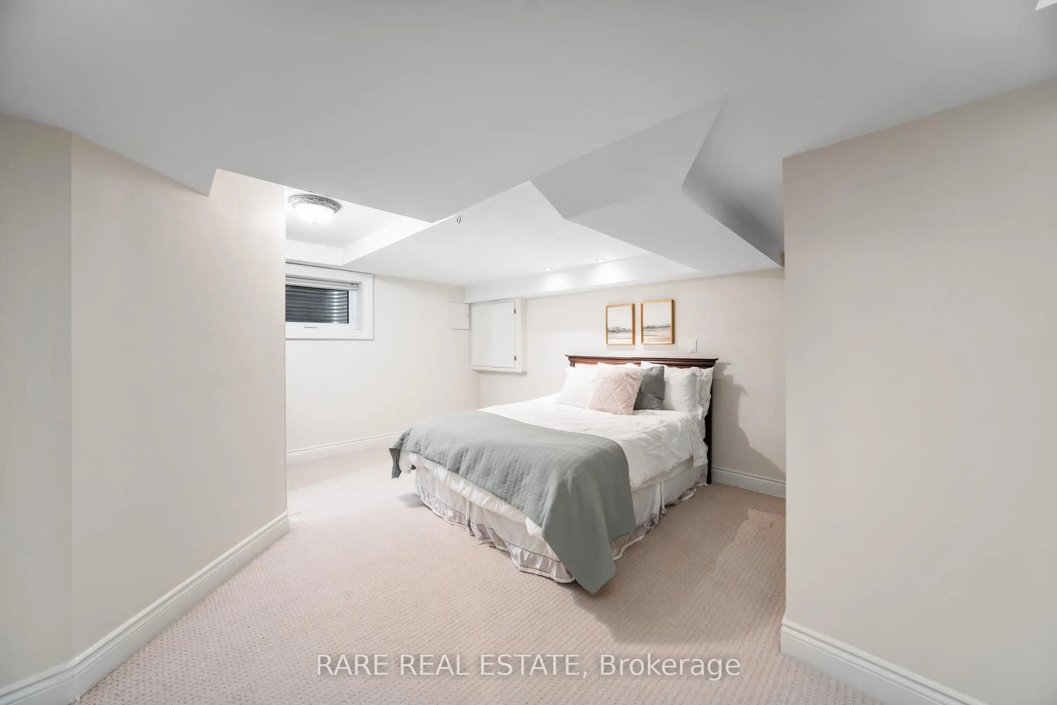 30 Delia Place W