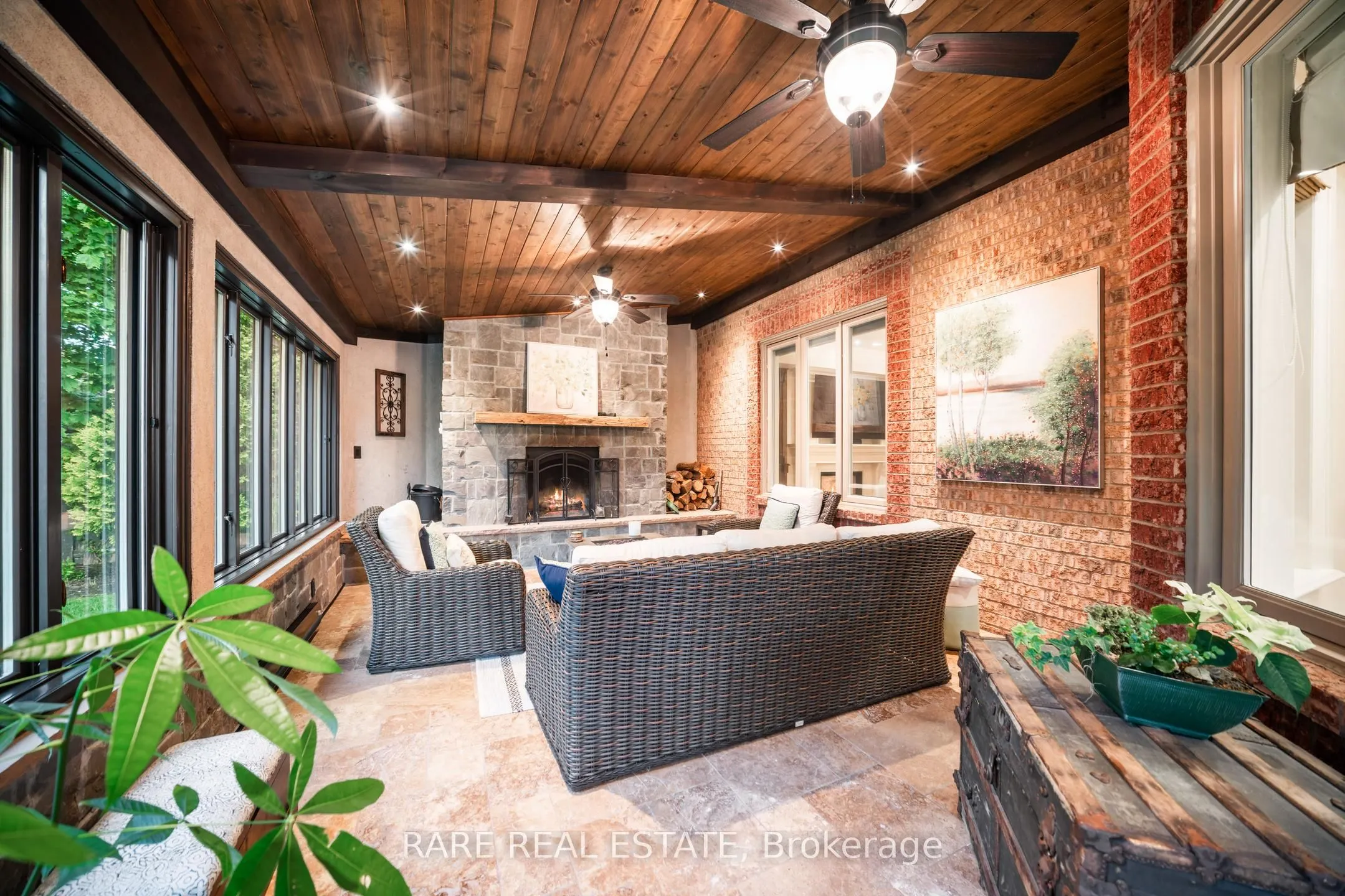30 Delia Place W