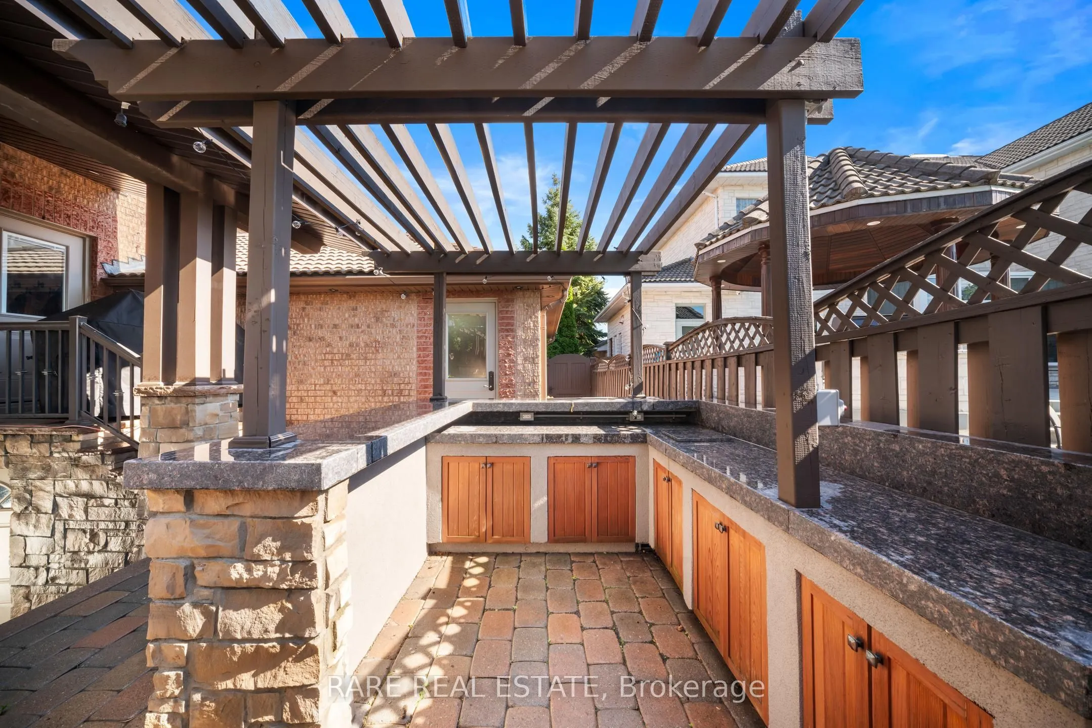 30 Delia Place W