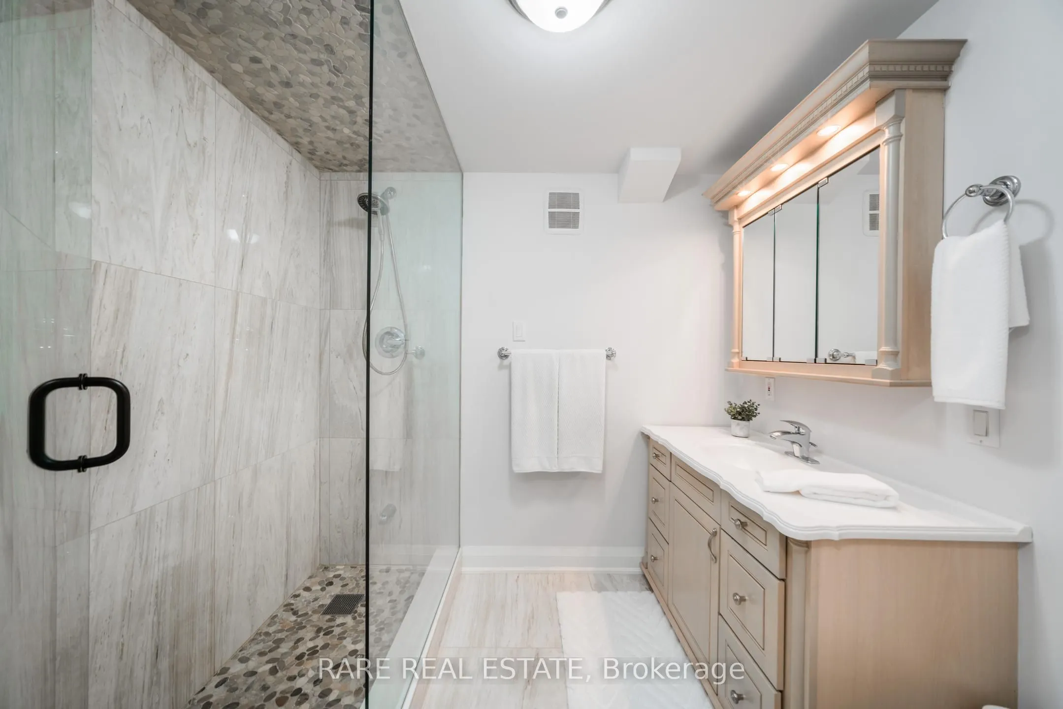 30 Delia Place W