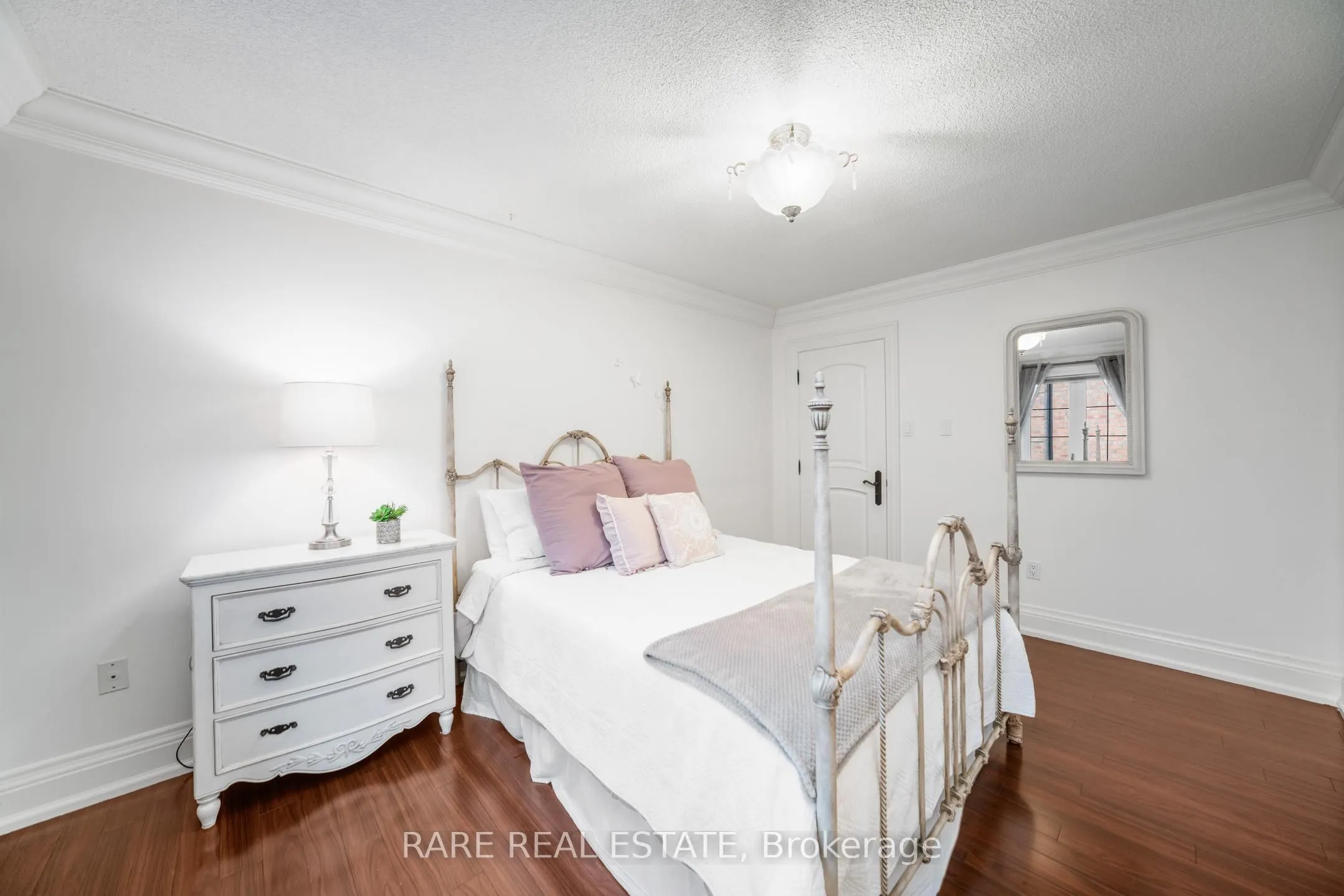 30 Delia Place W