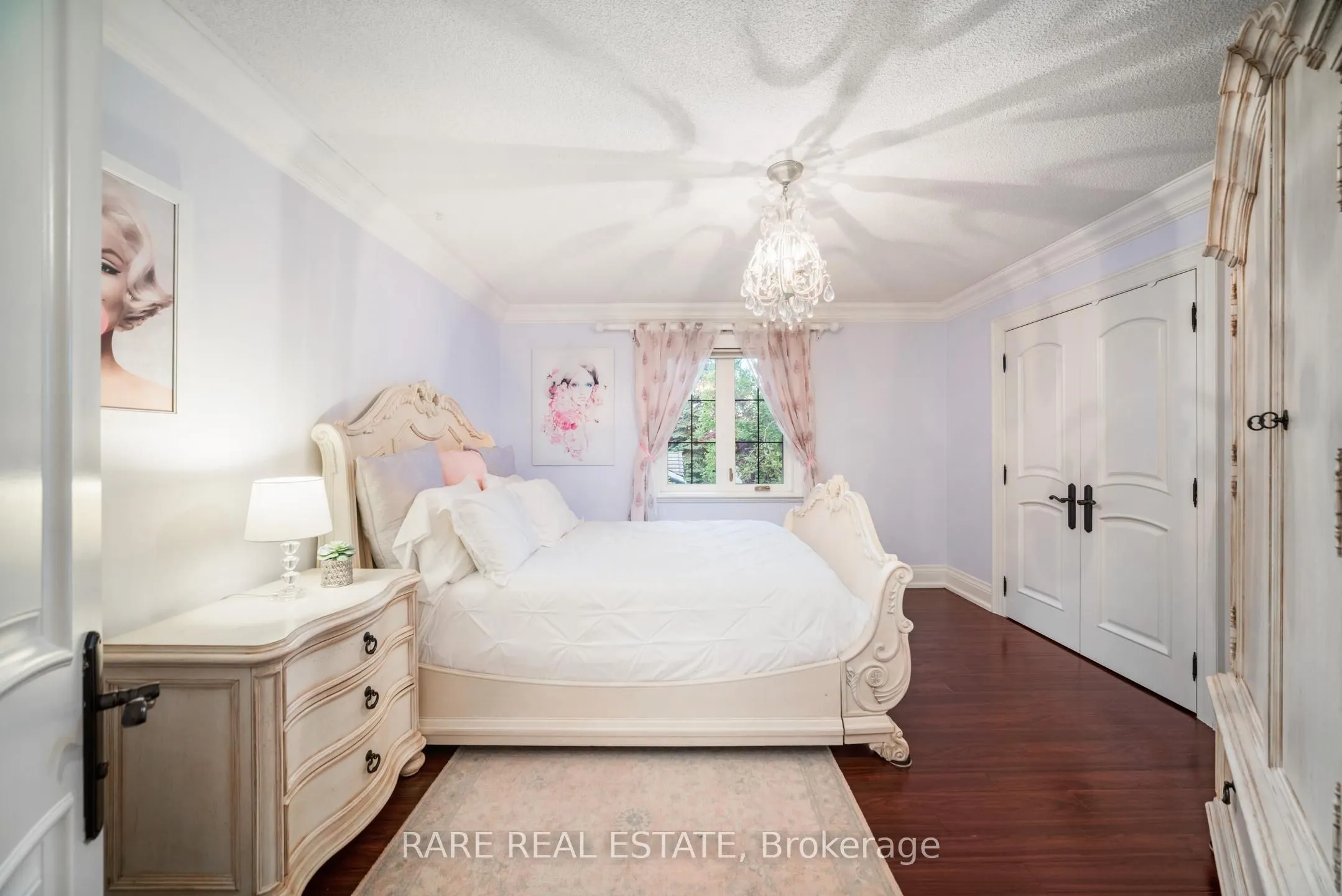 30 Delia Place W