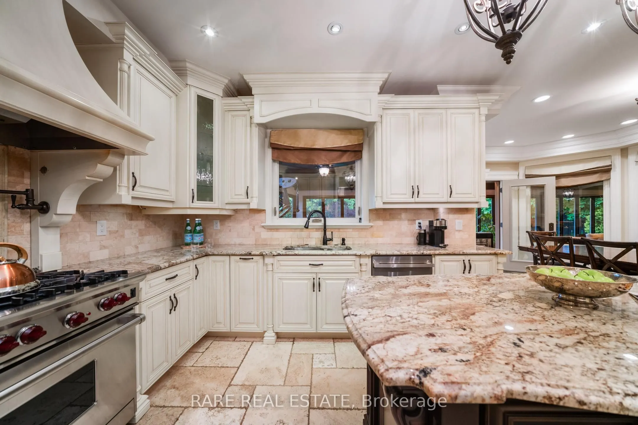 30 Delia Place W