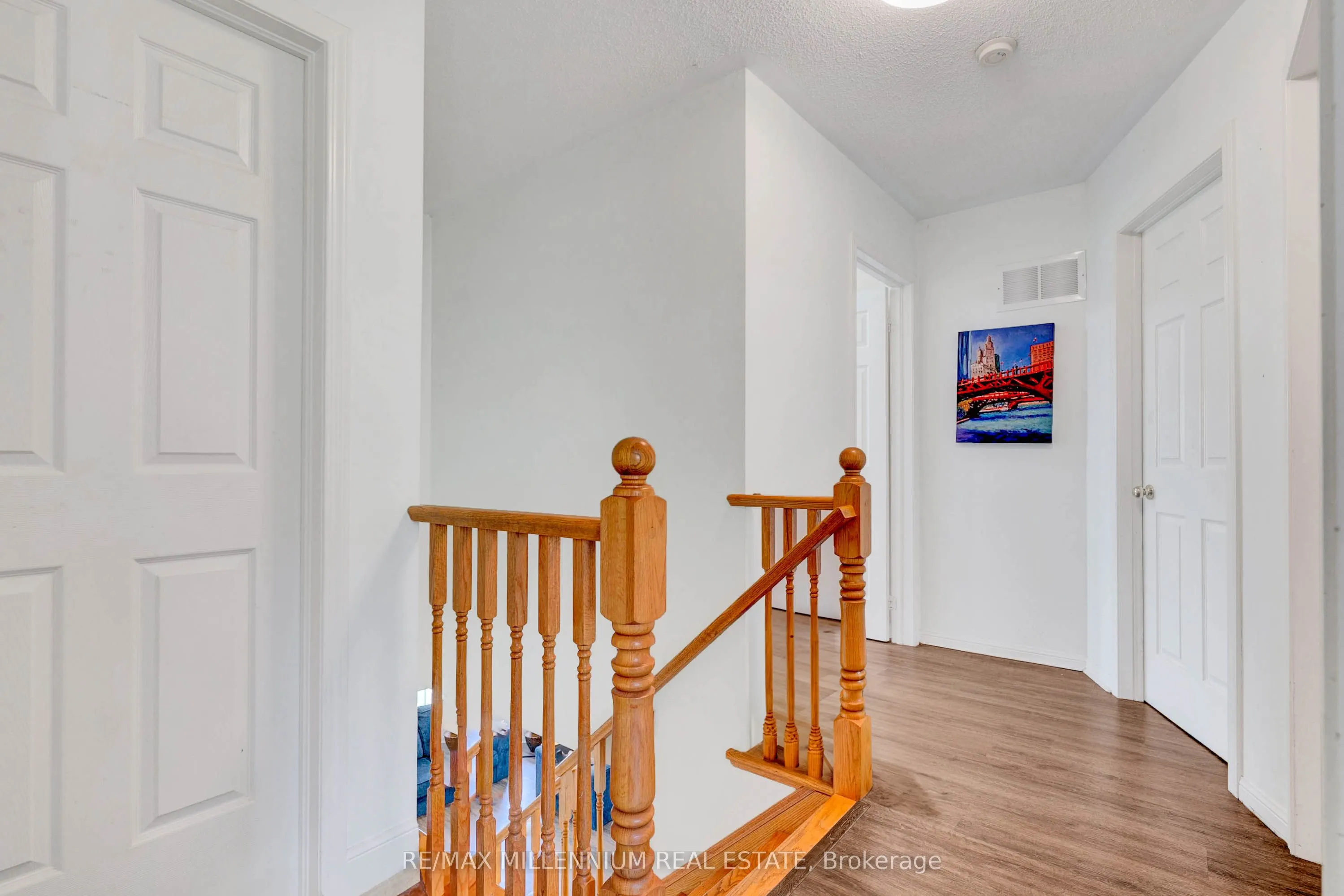 10 Mainland Crescent E