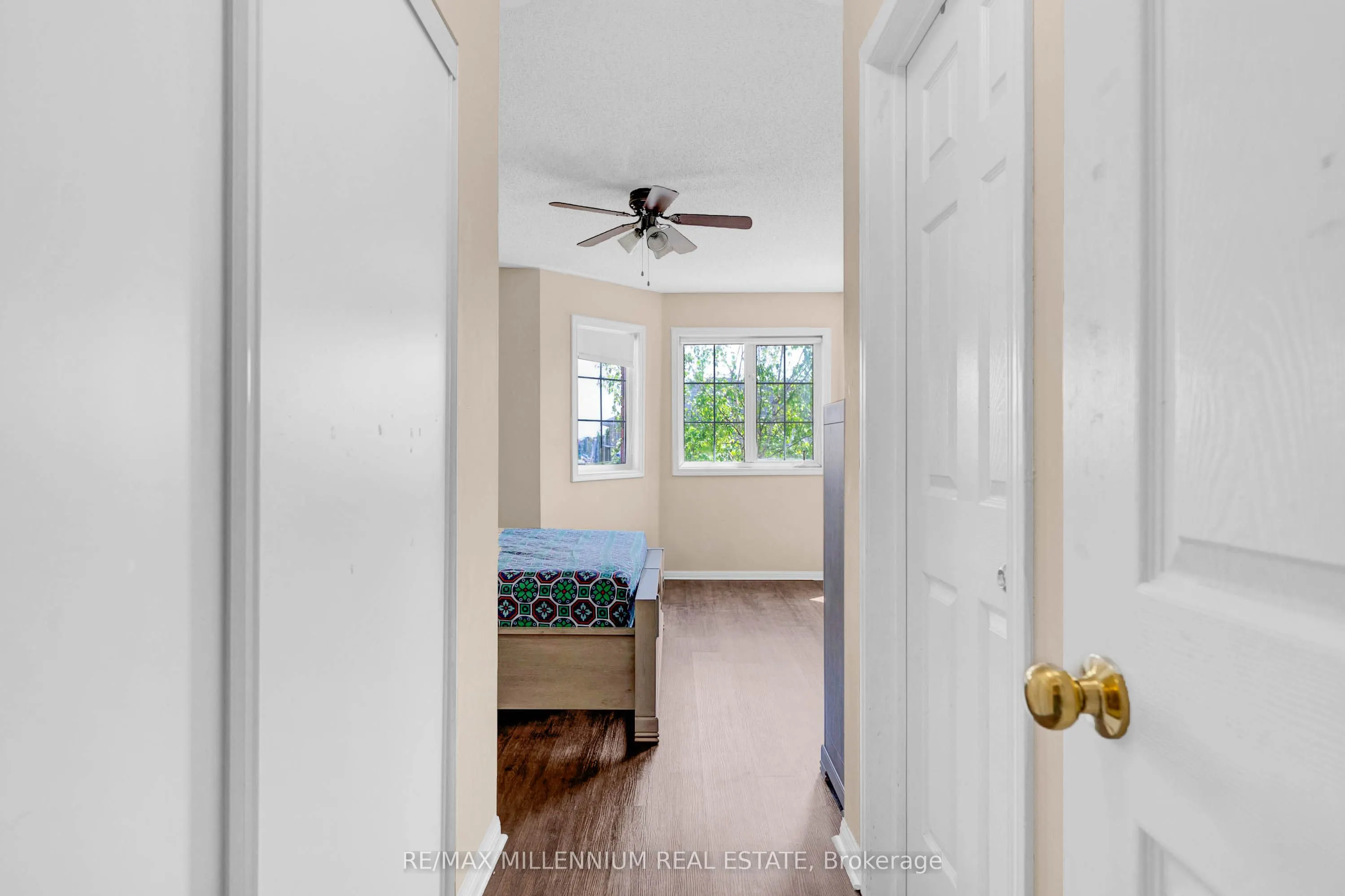 10 Mainland Crescent E