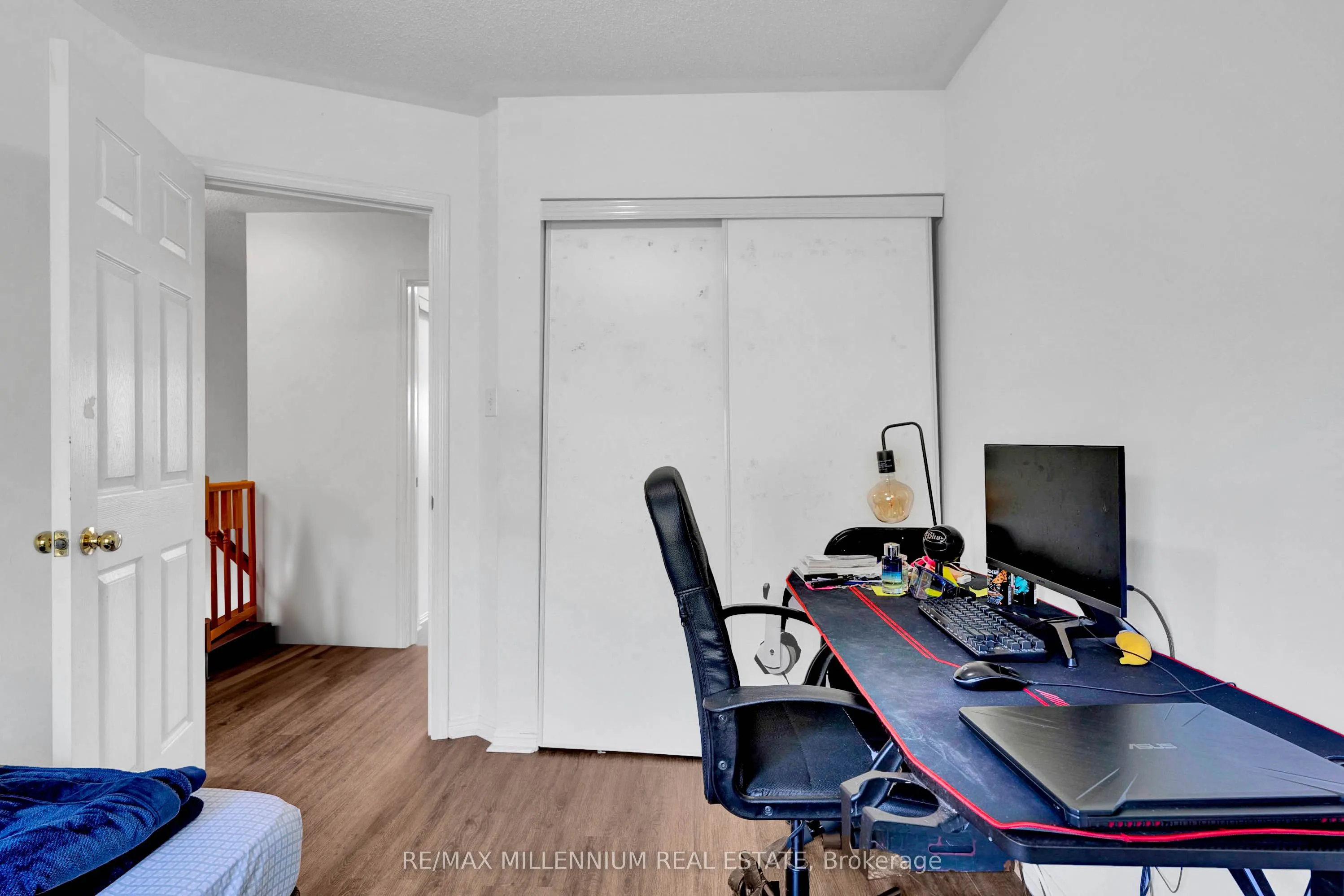 10 Mainland Crescent E