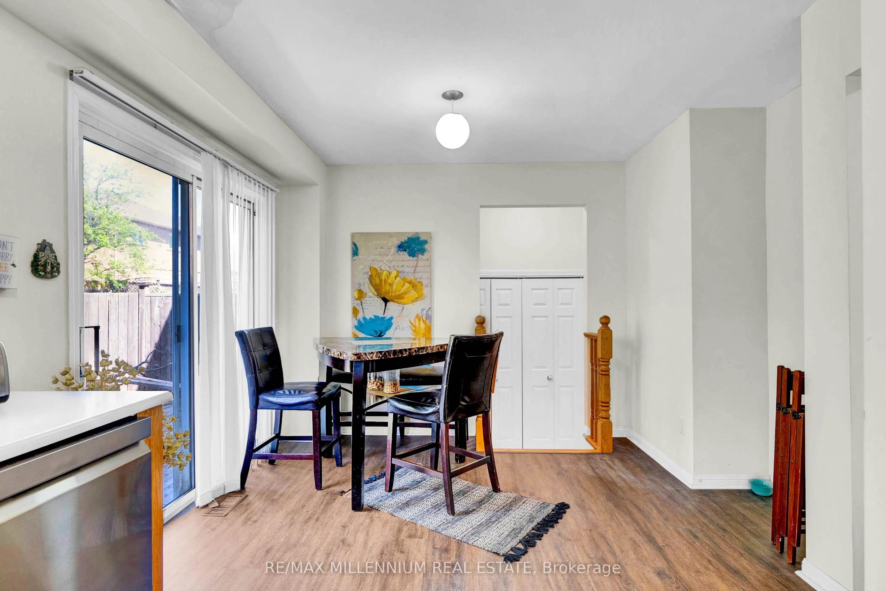 10 Mainland Crescent E