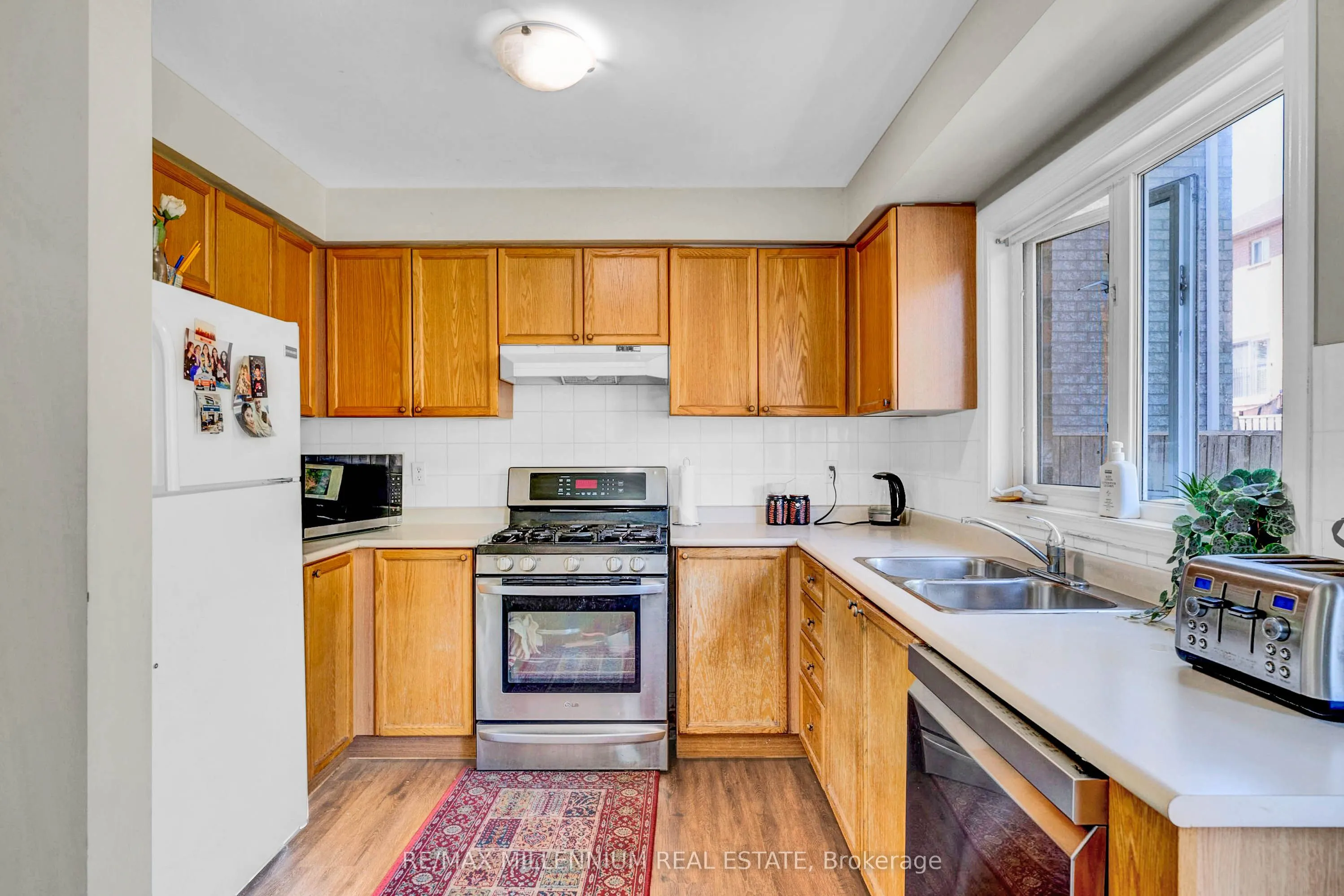 10 Mainland Crescent E