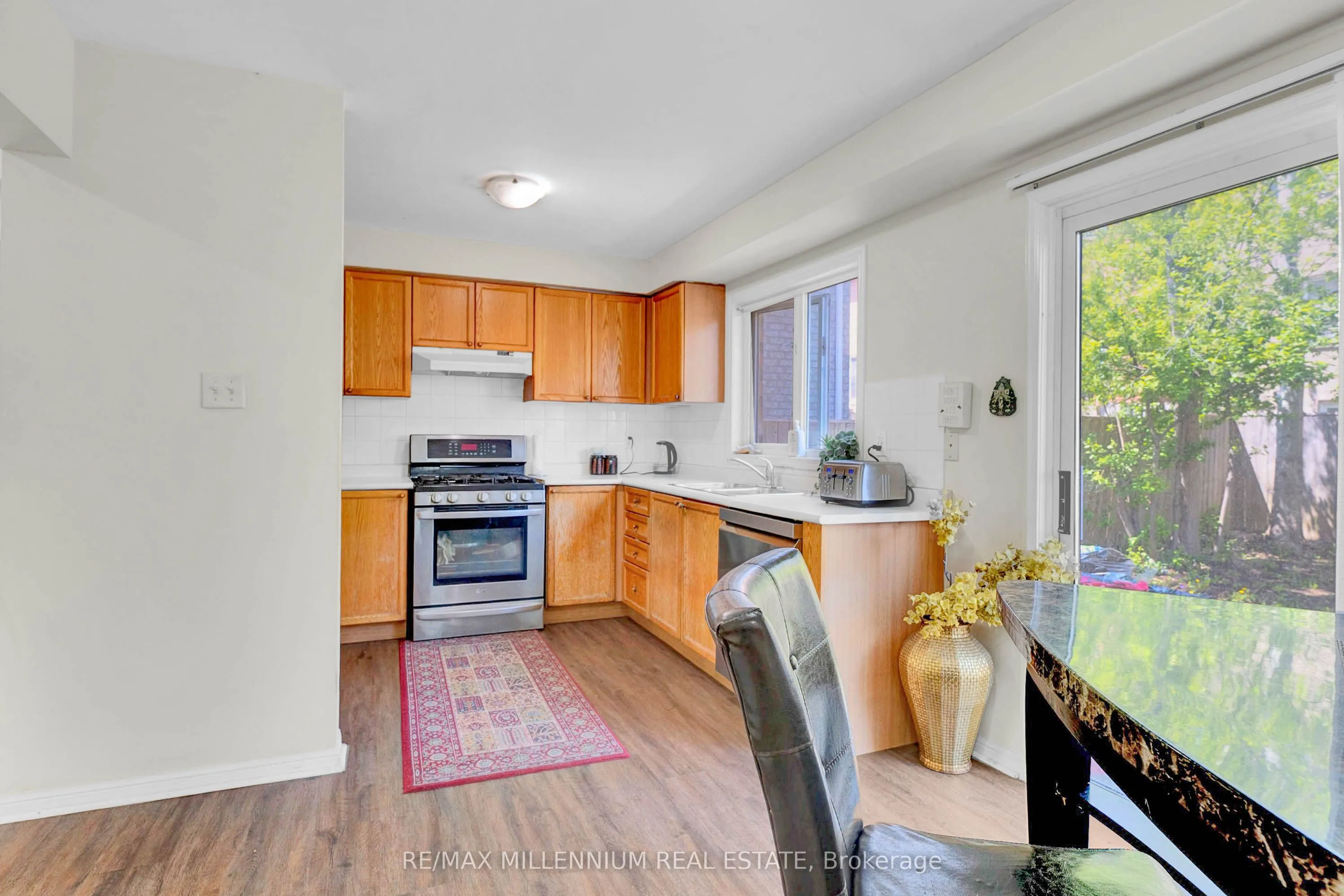 10 Mainland Crescent E