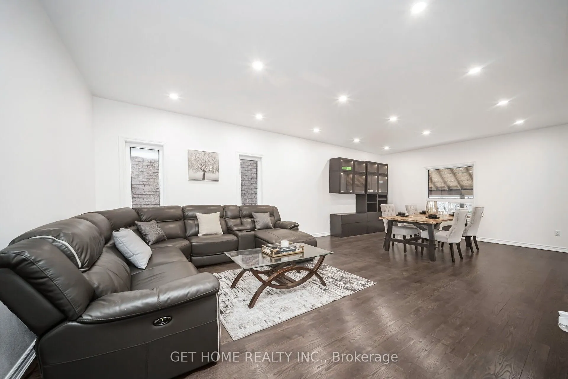 76 Cetona Avenue
