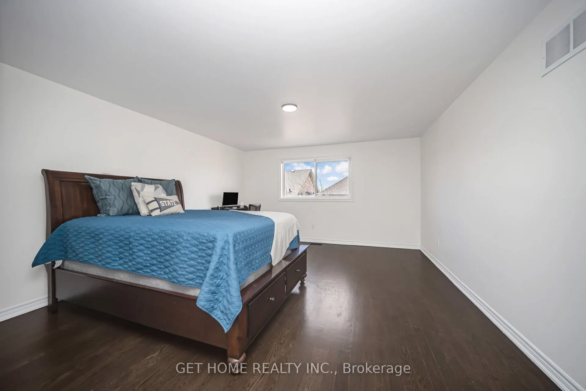 76 Cetona Avenue