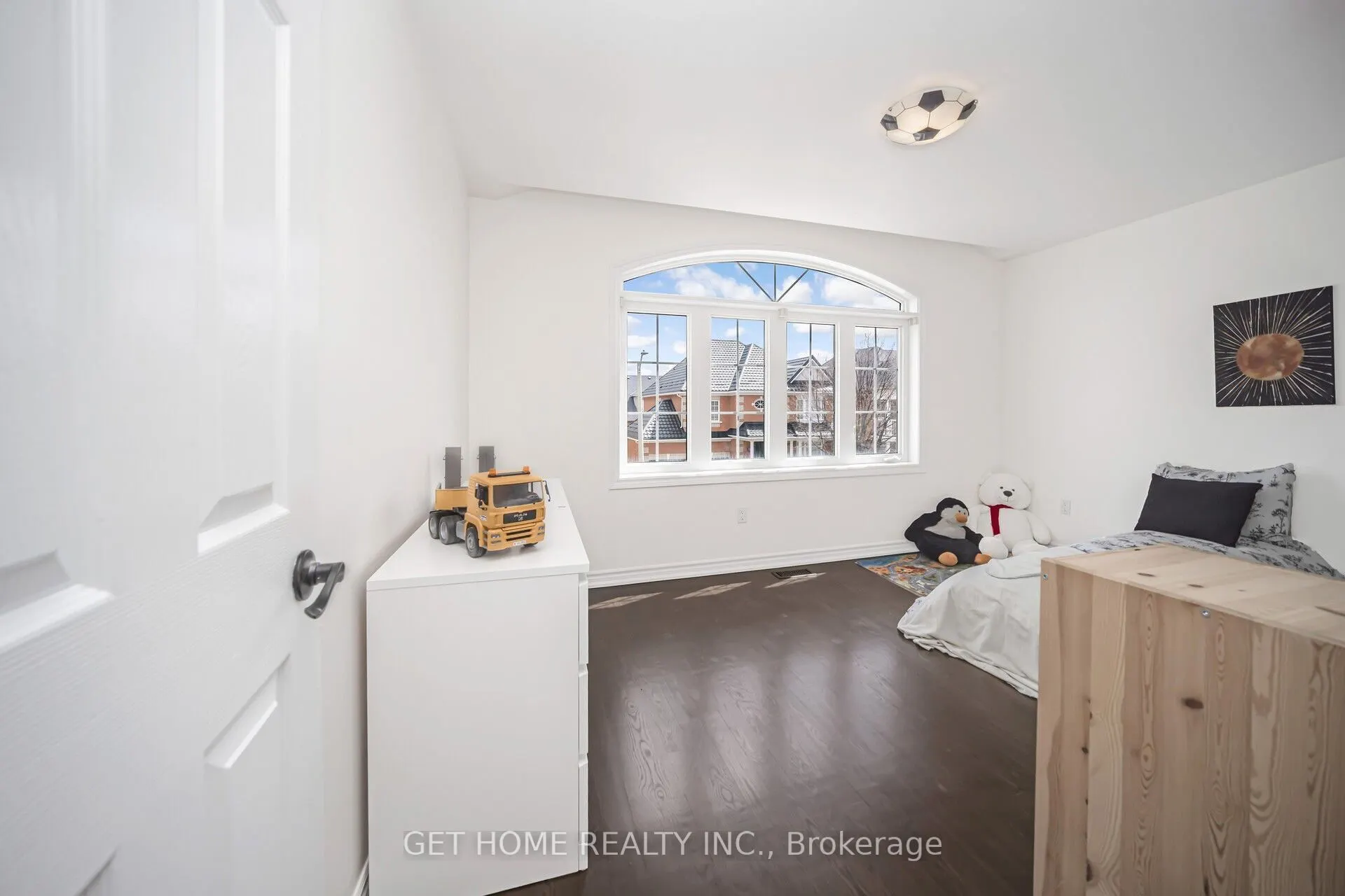 76 Cetona Avenue