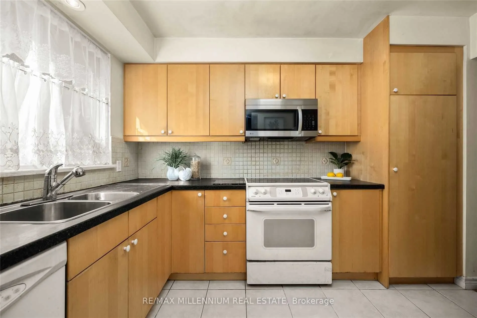 17 The Carriage Way, ##17