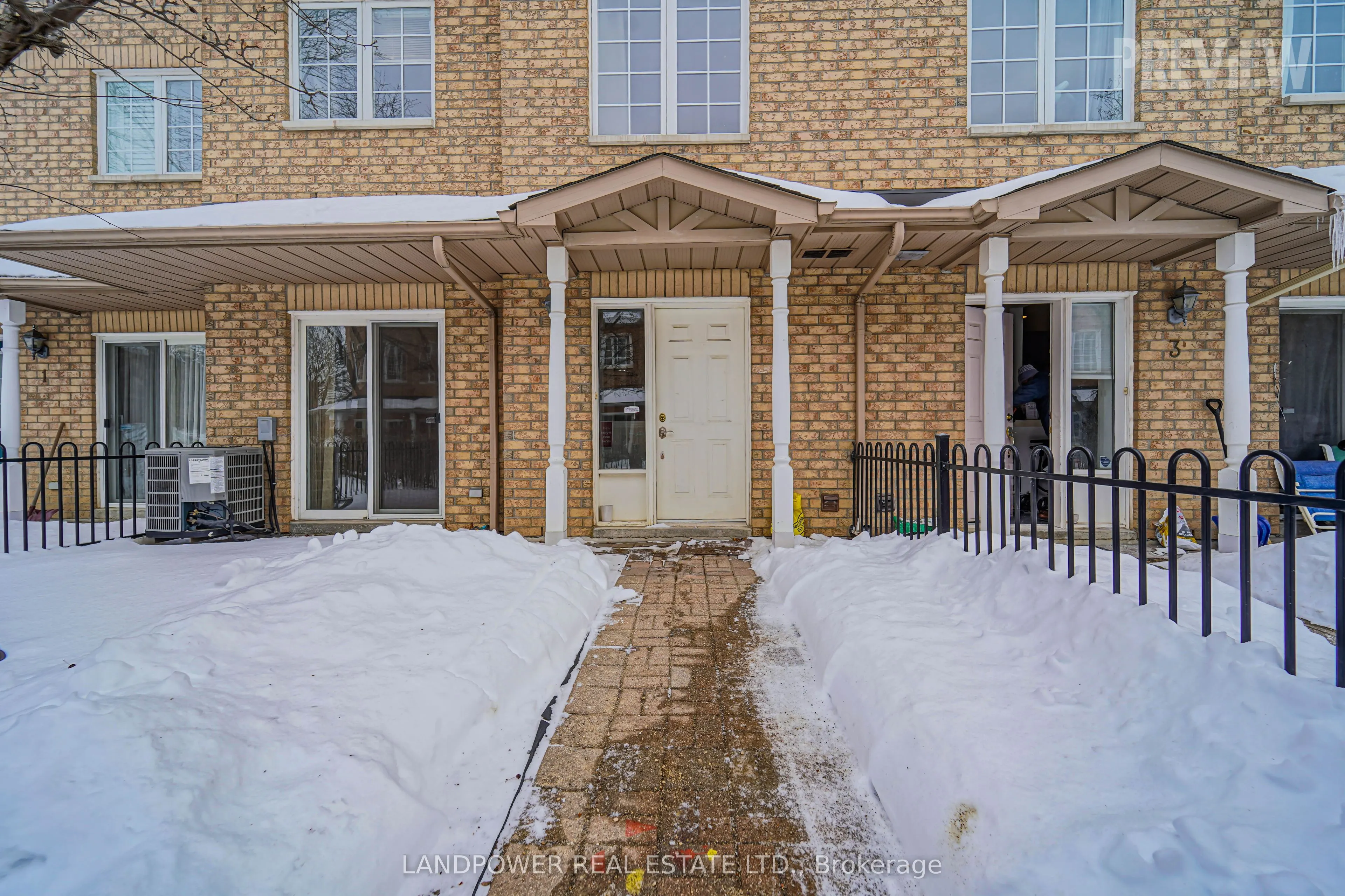 18 St Moritz Way, #2