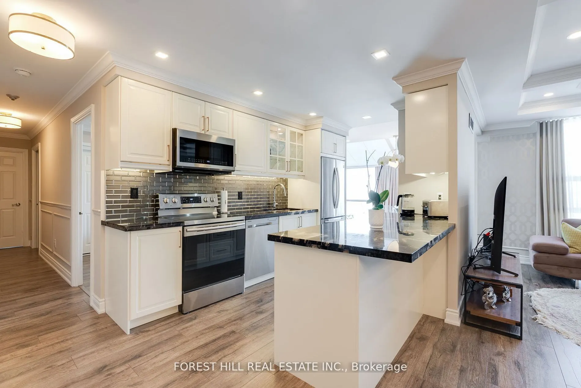 30 Harding Boulevard W #Ph01