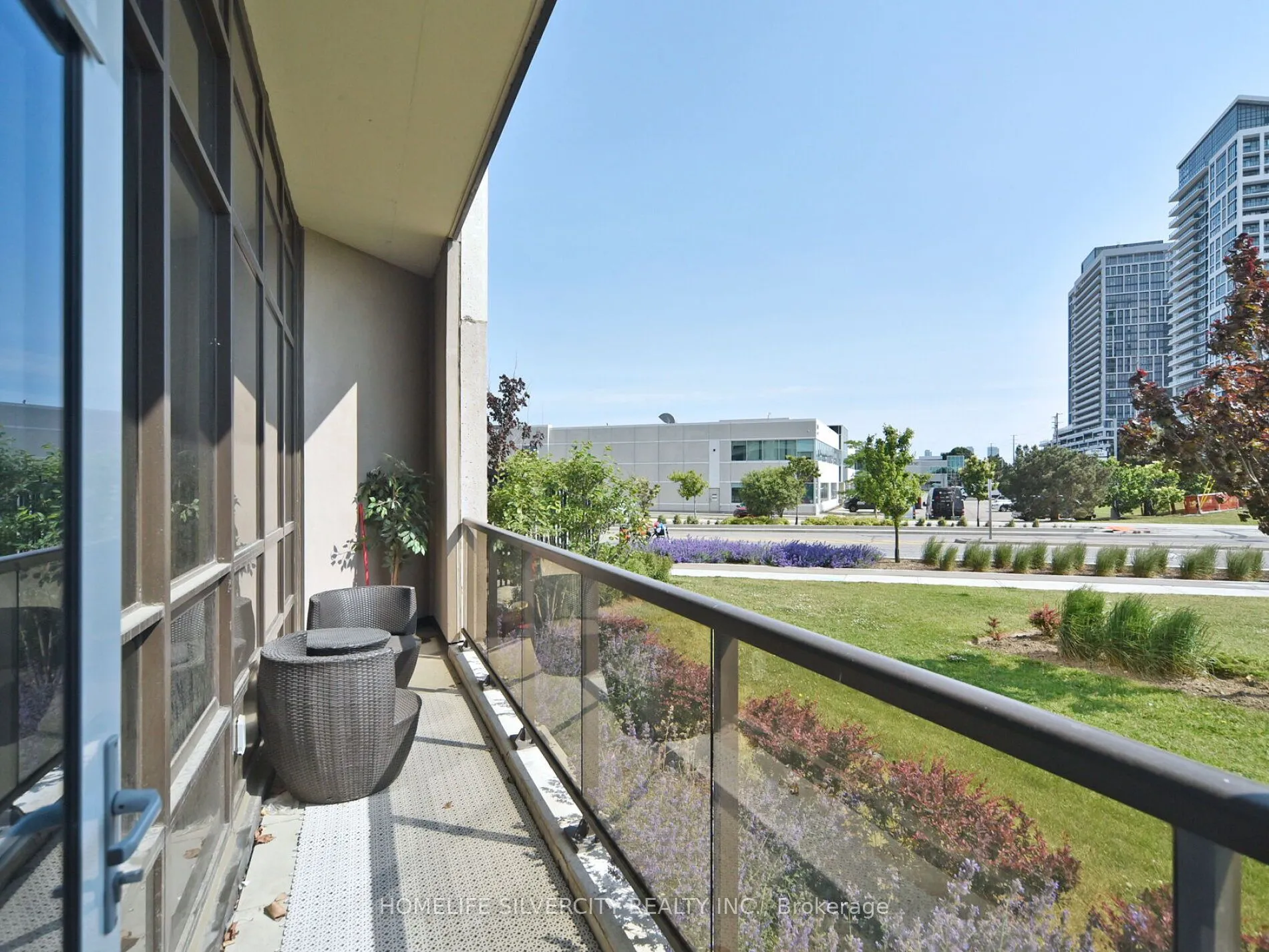 9075 Jane Street, #111