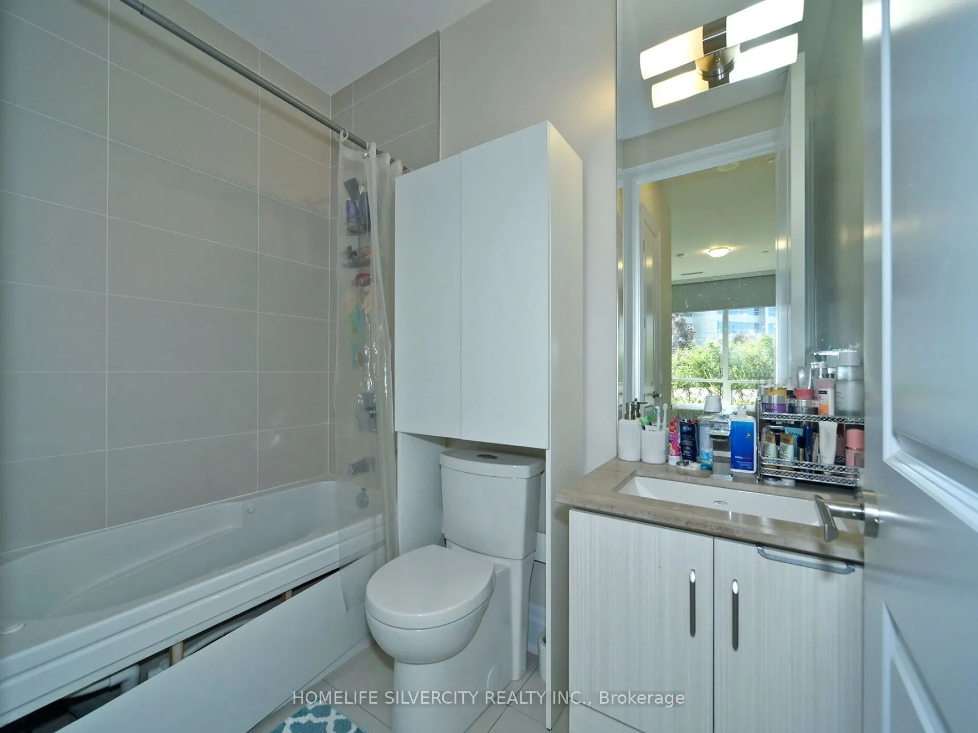 9075 Jane Street, #111
