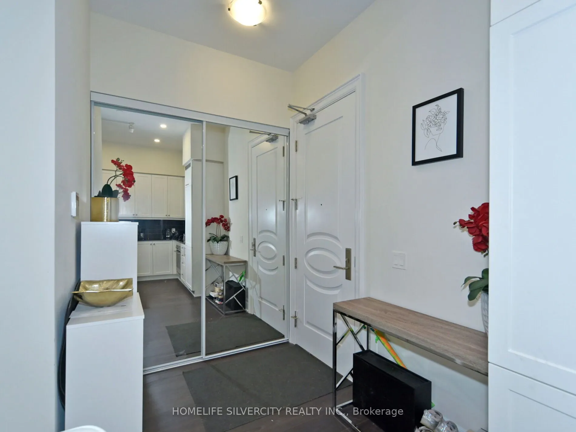 9075 Jane Street, #111