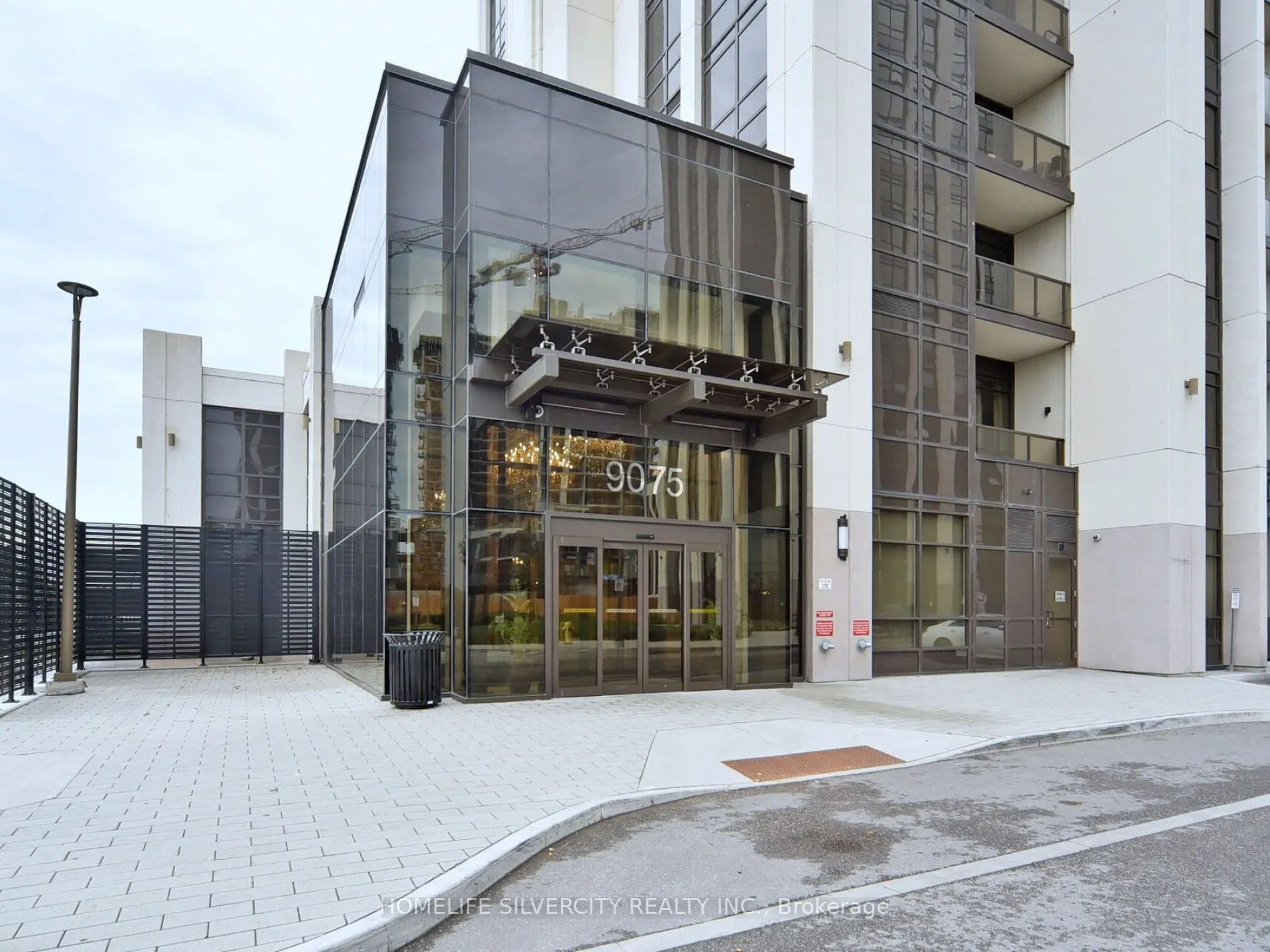 9075 Jane Street, #111