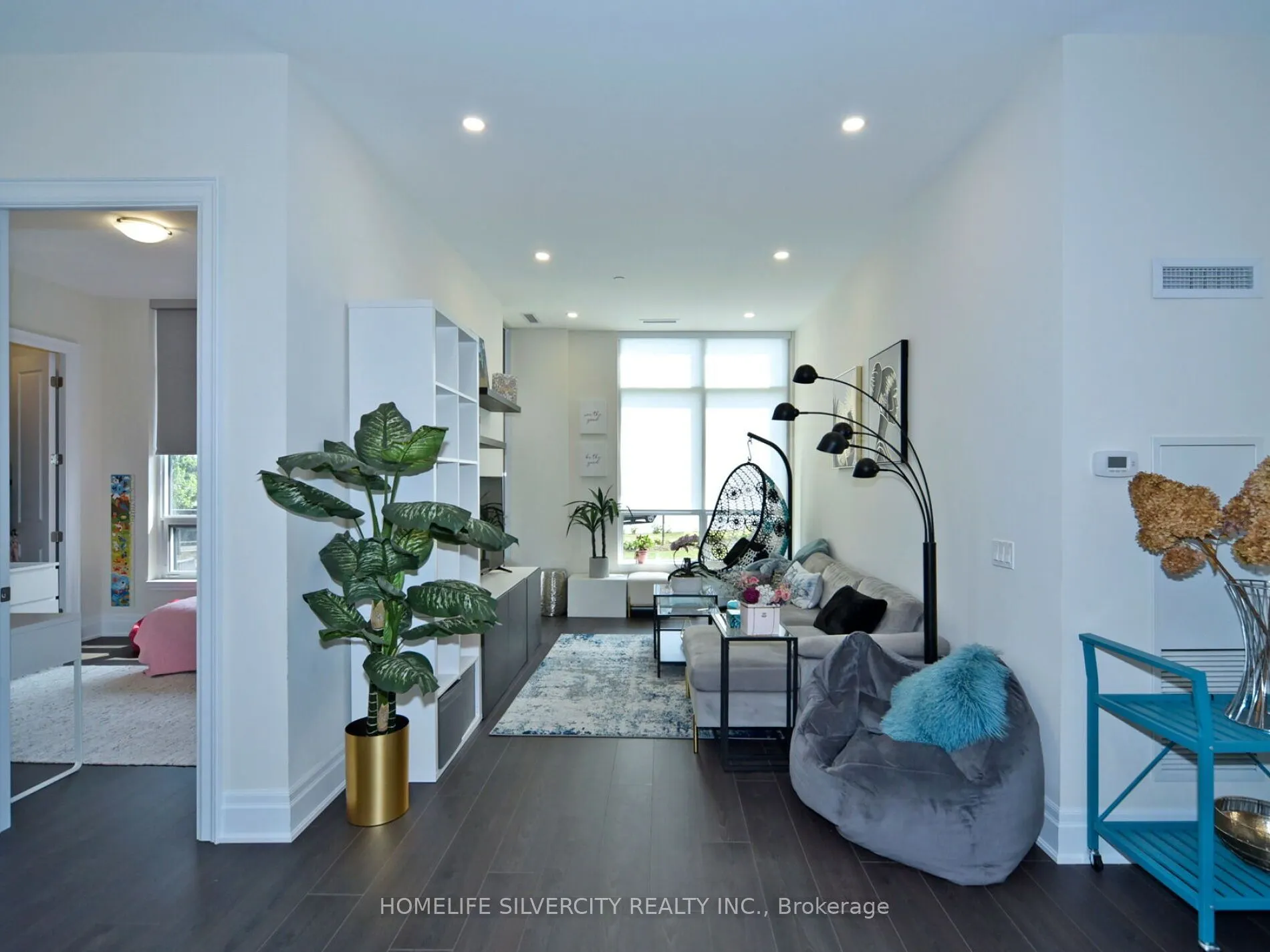 9075 Jane Street, #111