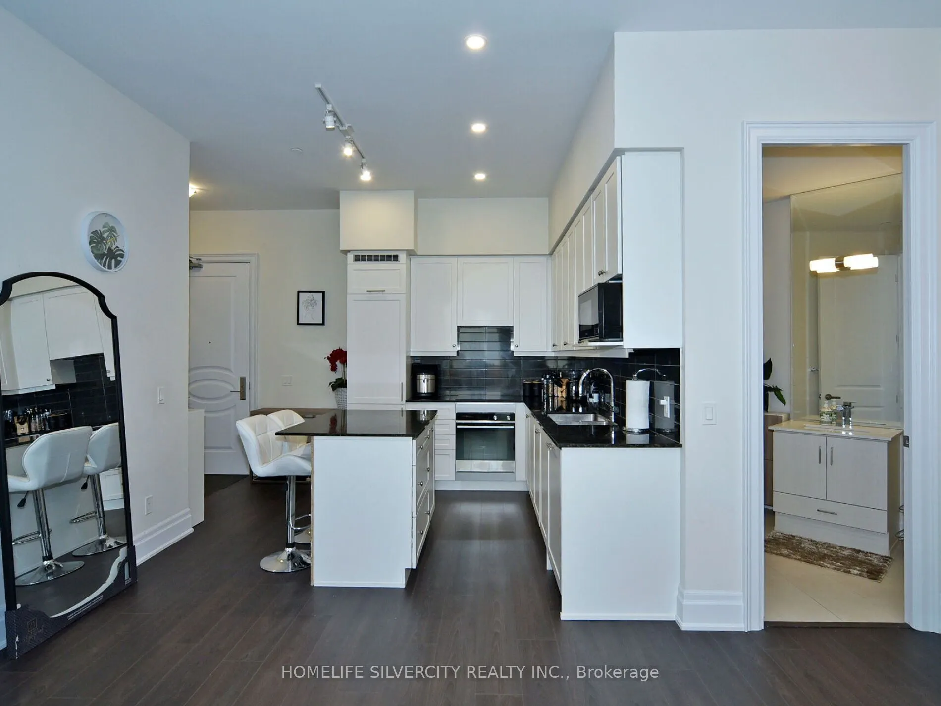 9075 Jane Street, #111