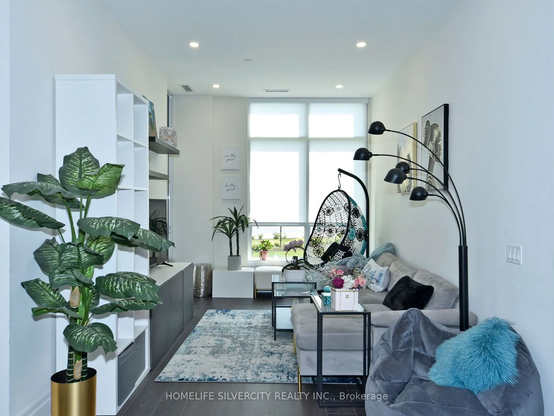 9075 Jane Street, #111