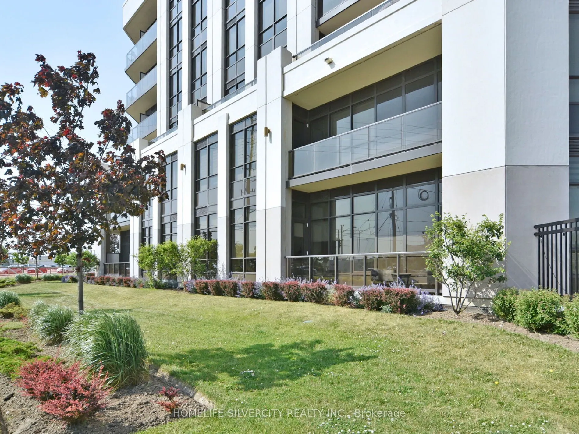 9075 Jane Street, #111