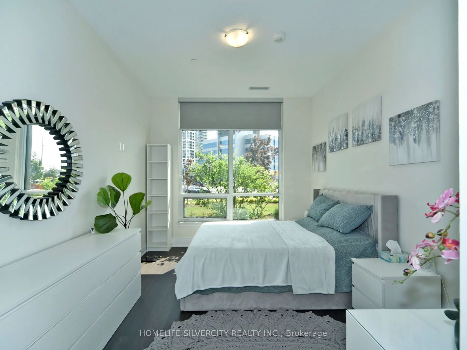 9075 Jane Street, #111