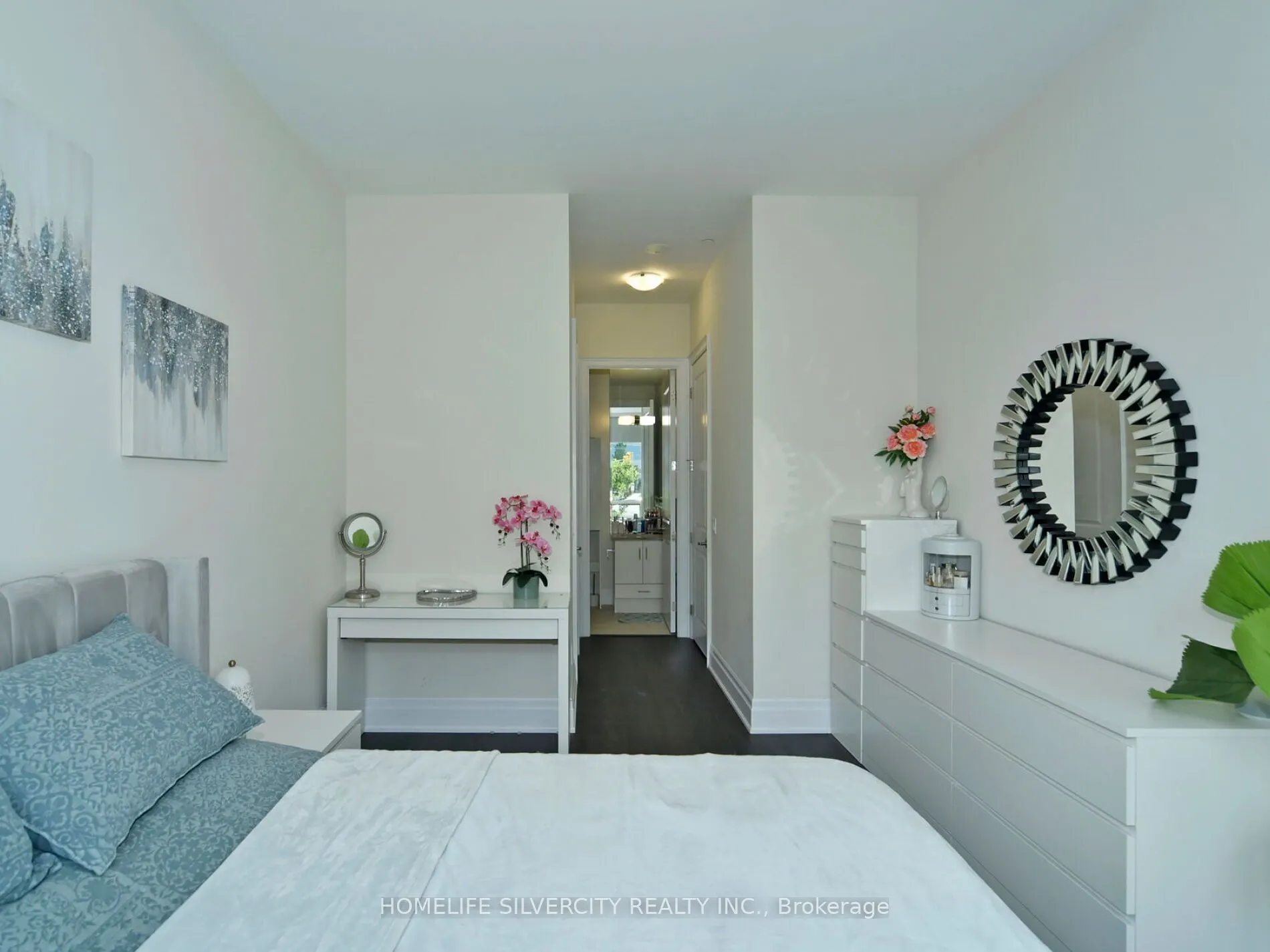 9075 Jane Street, #111
