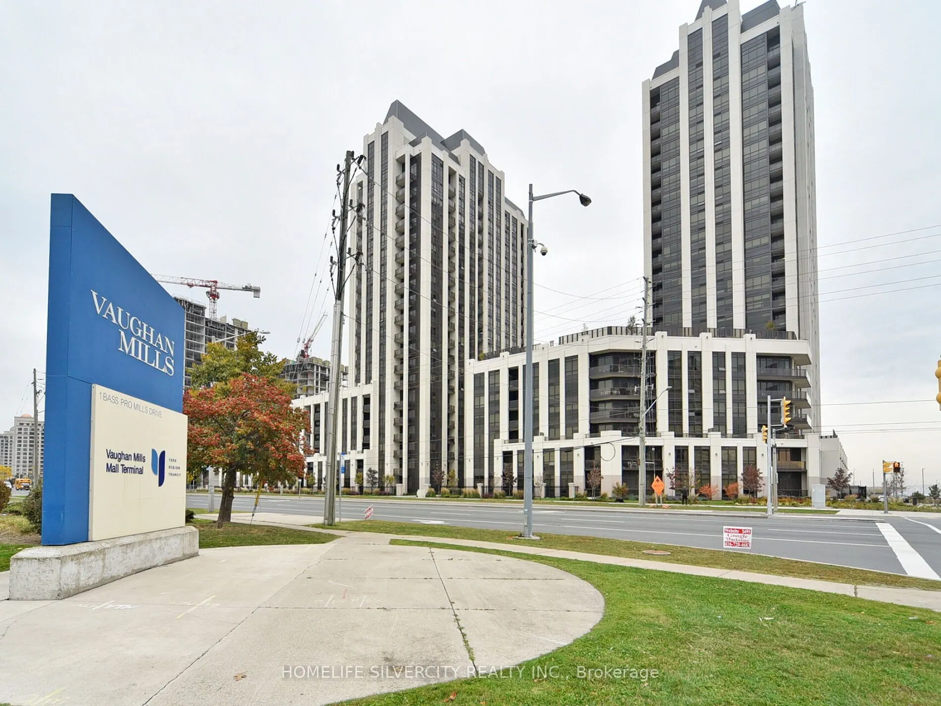 9075 Jane Street, #111