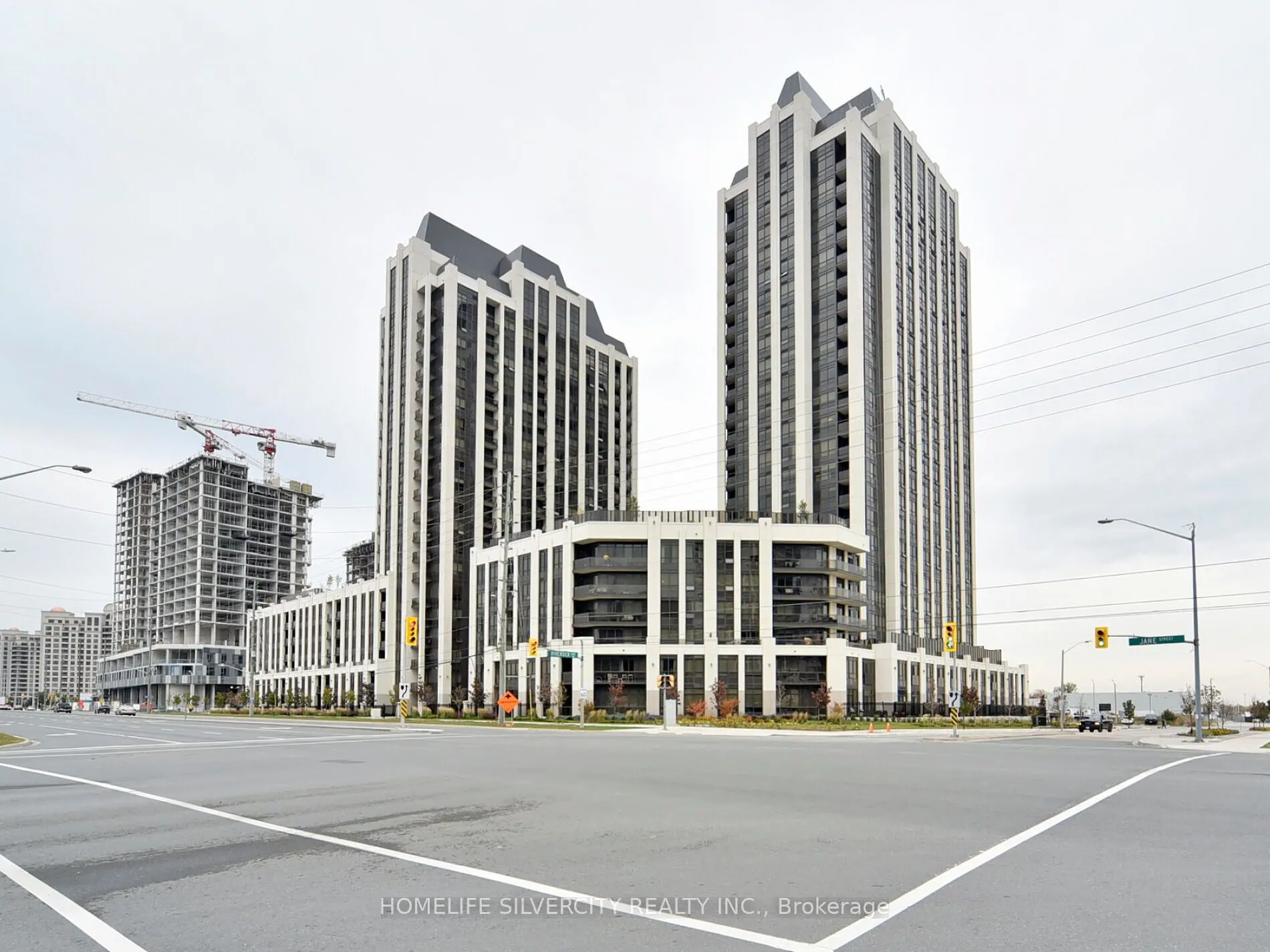 9075 Jane Street, #111