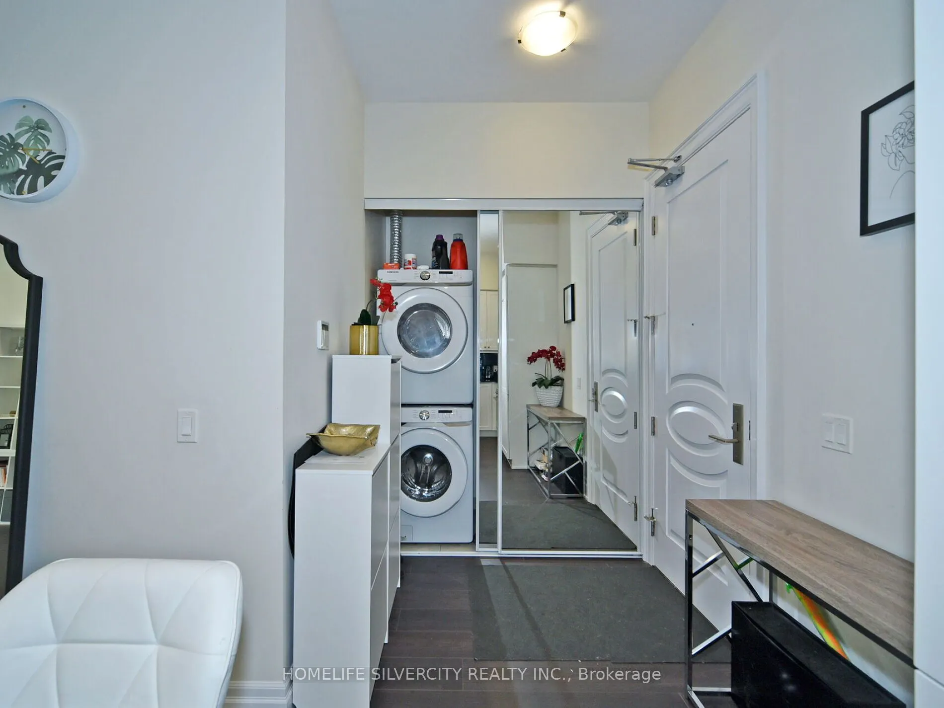 9075 Jane Street, #111