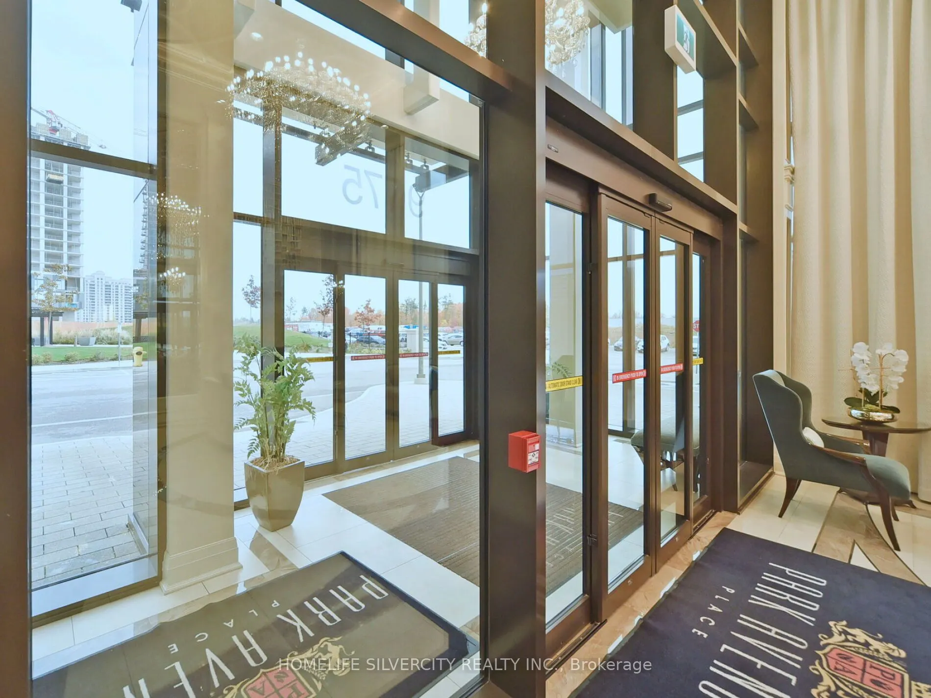 9075 Jane Street, #111