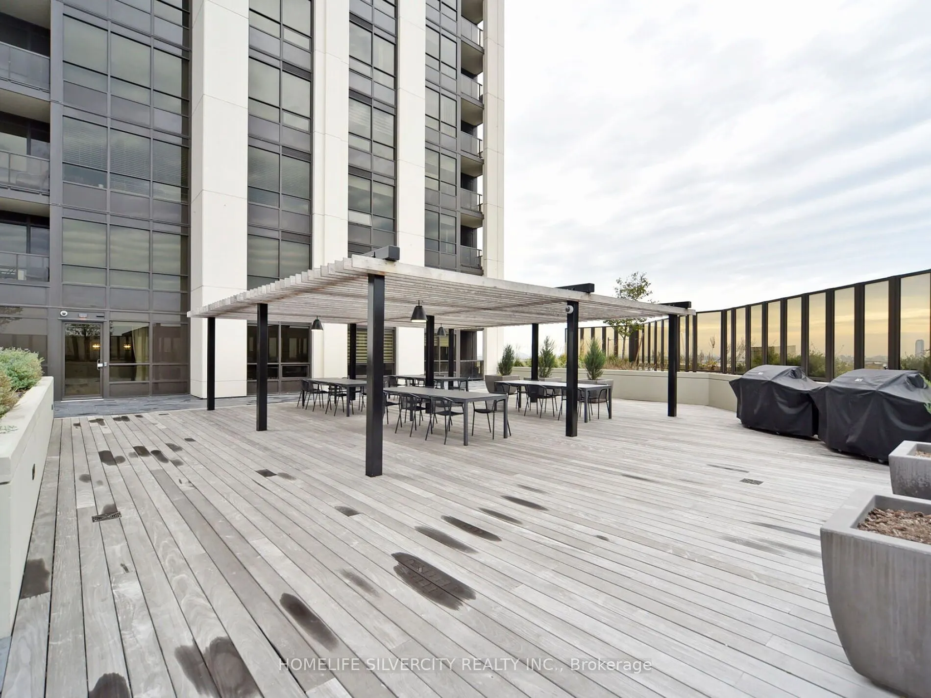 9075 Jane Street, #111