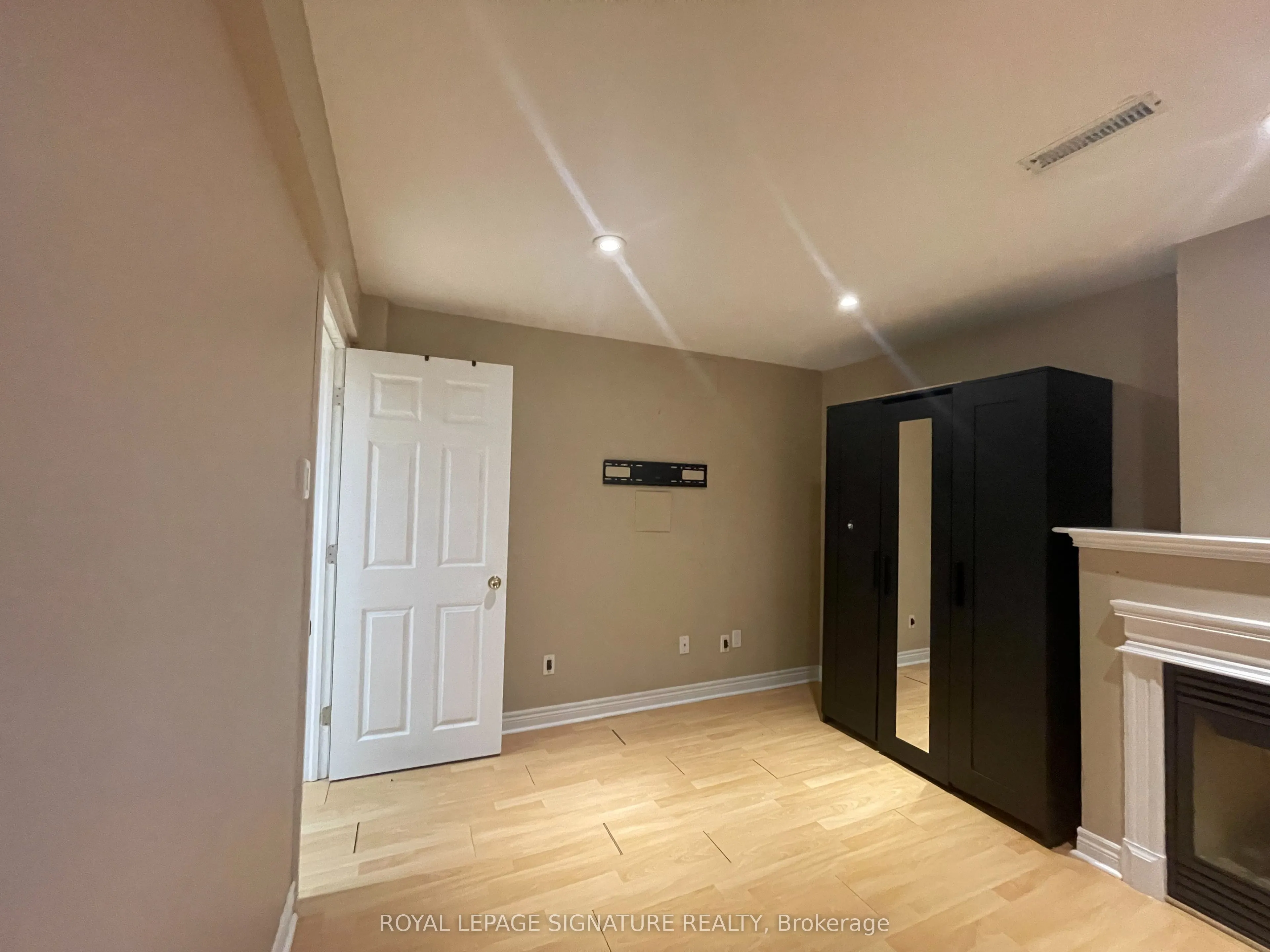56 National Pine Drive, #Lower