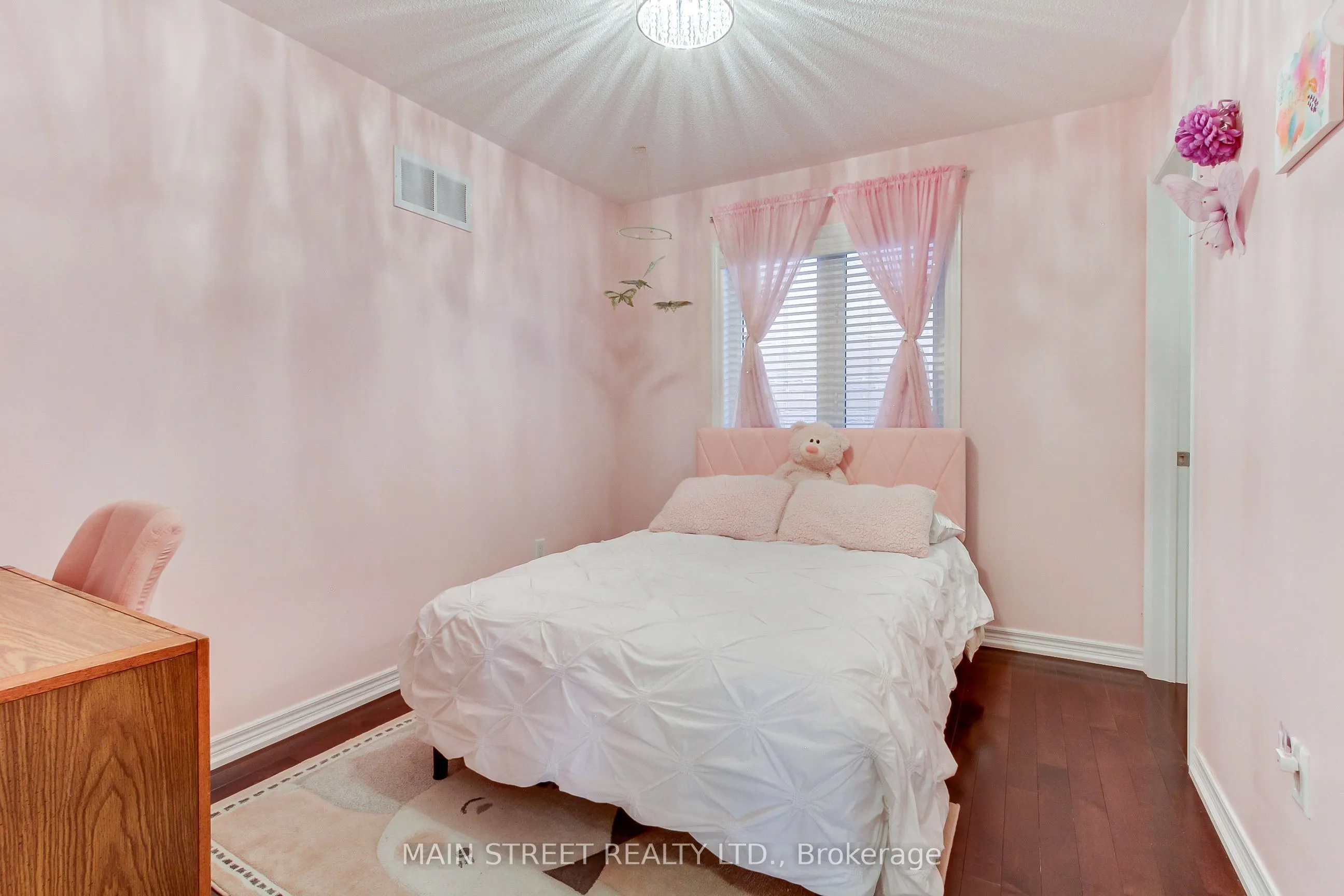 6 Amstel Avenue