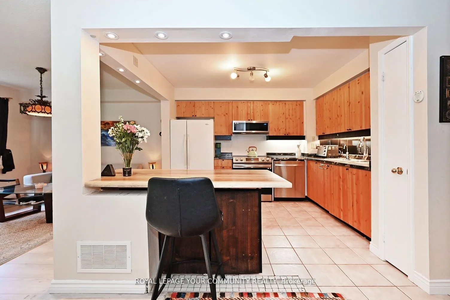 304 Maciver Boulevard, #11