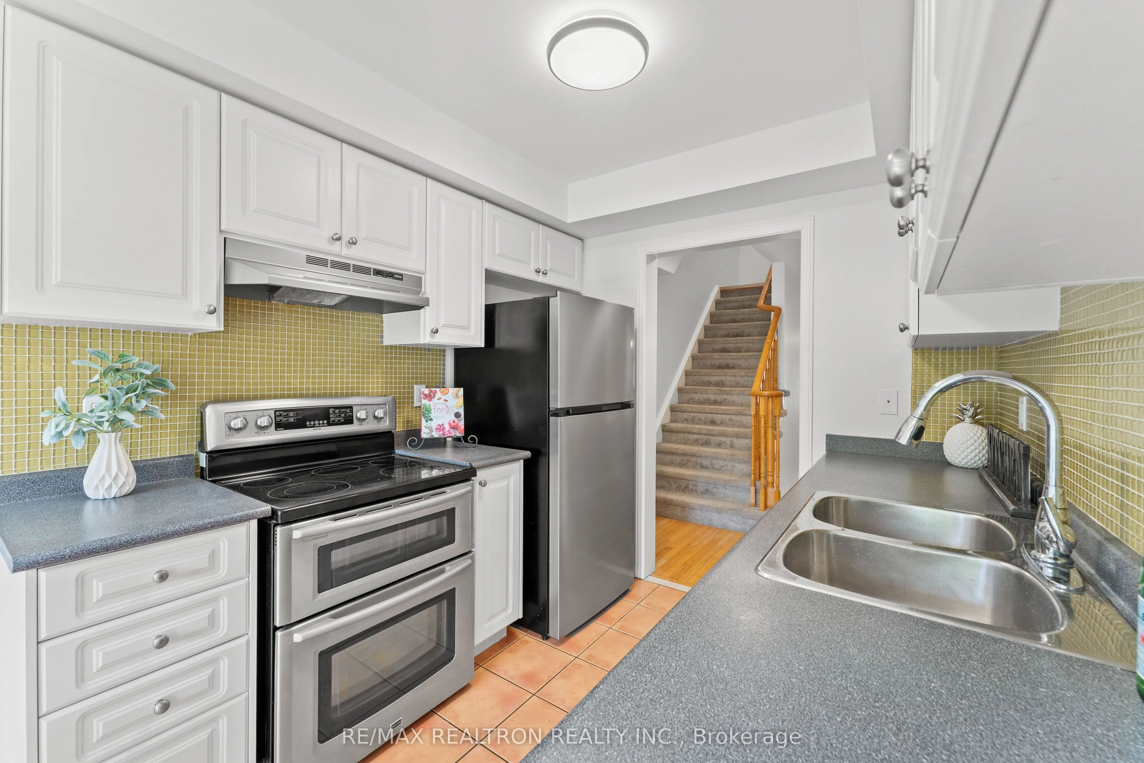 102 Lowther Avenue