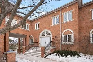 335 Renfrew Drive, #201