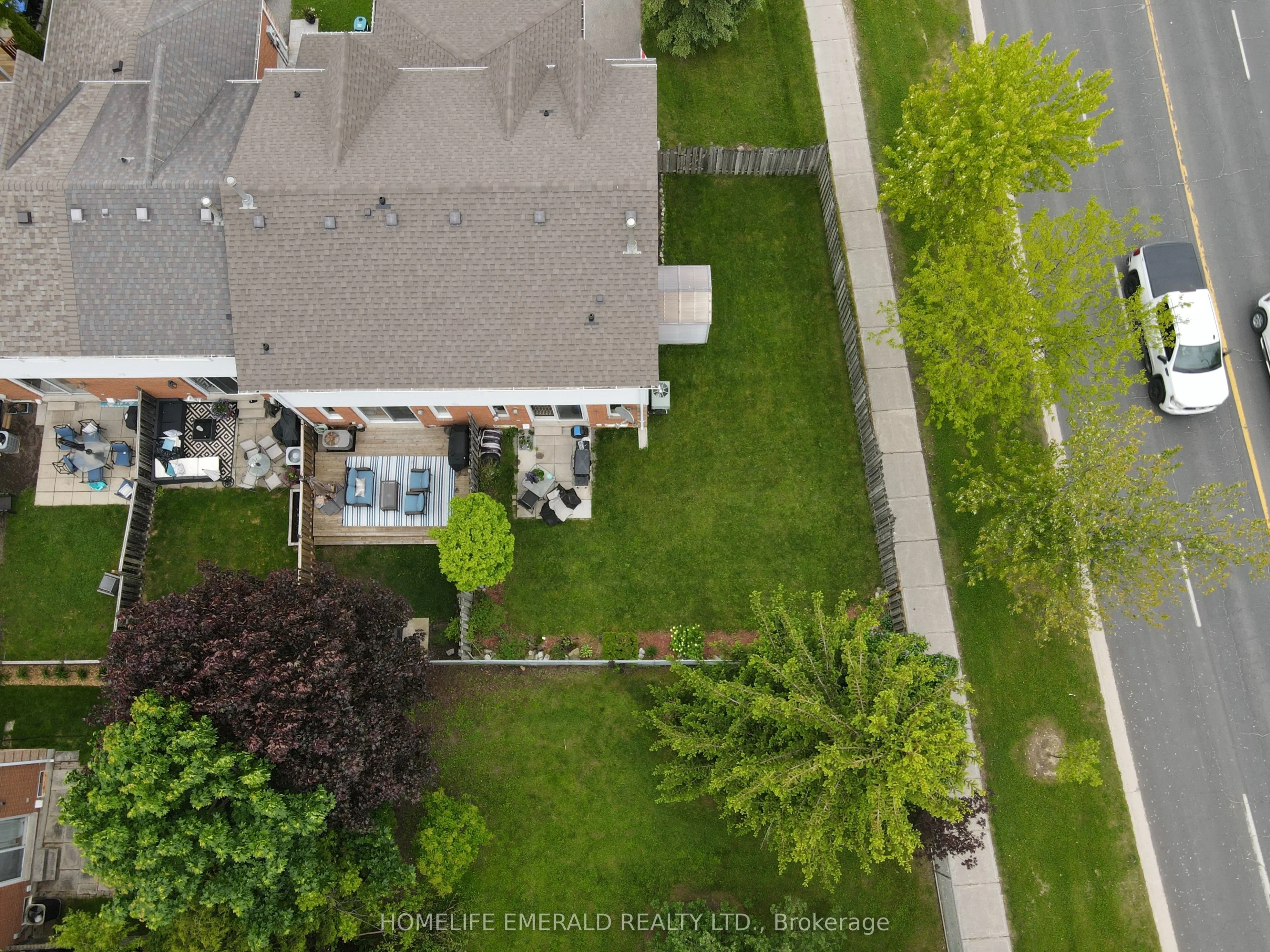 1 Potter Crescent