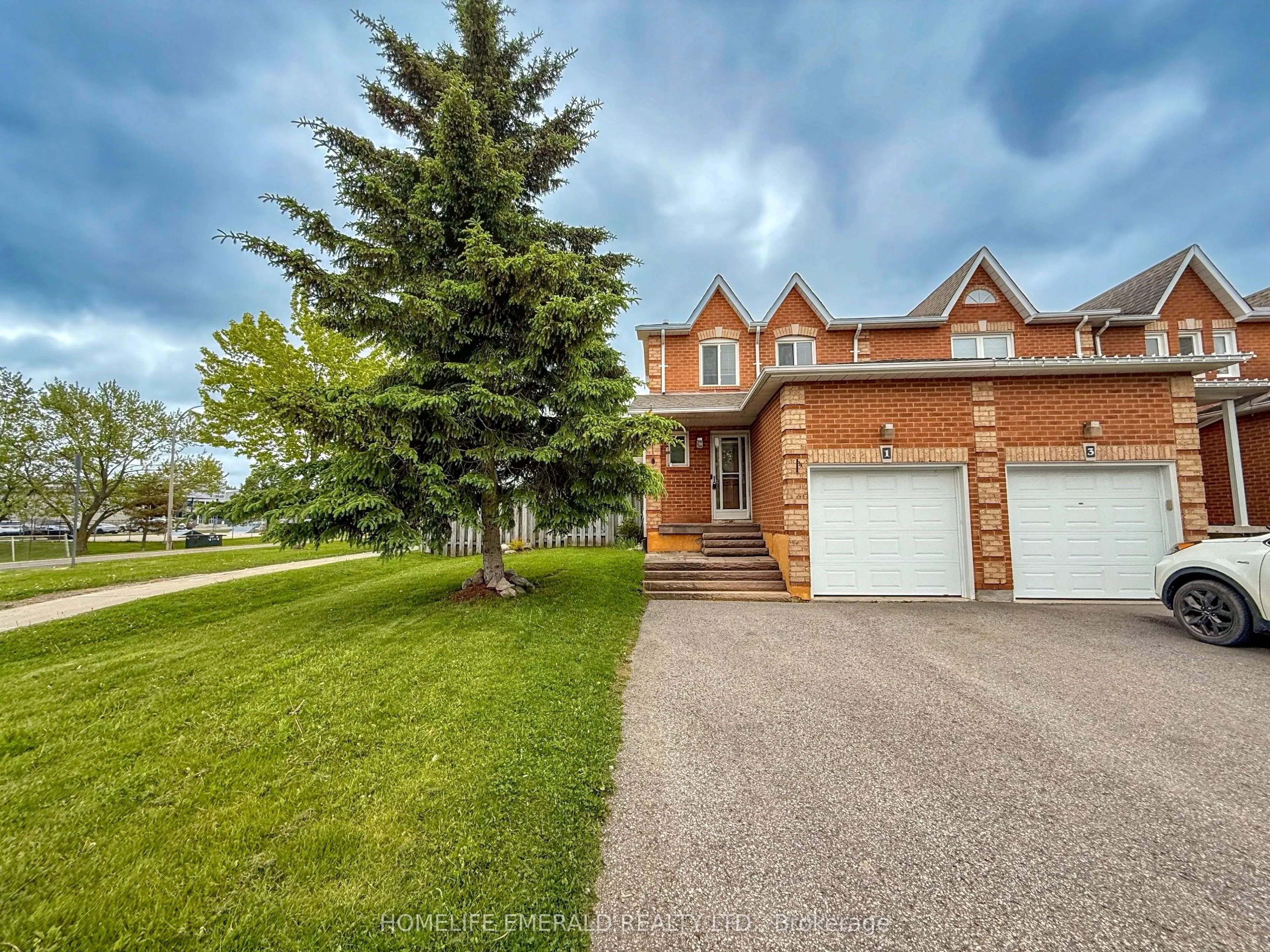 1 Potter Crescent